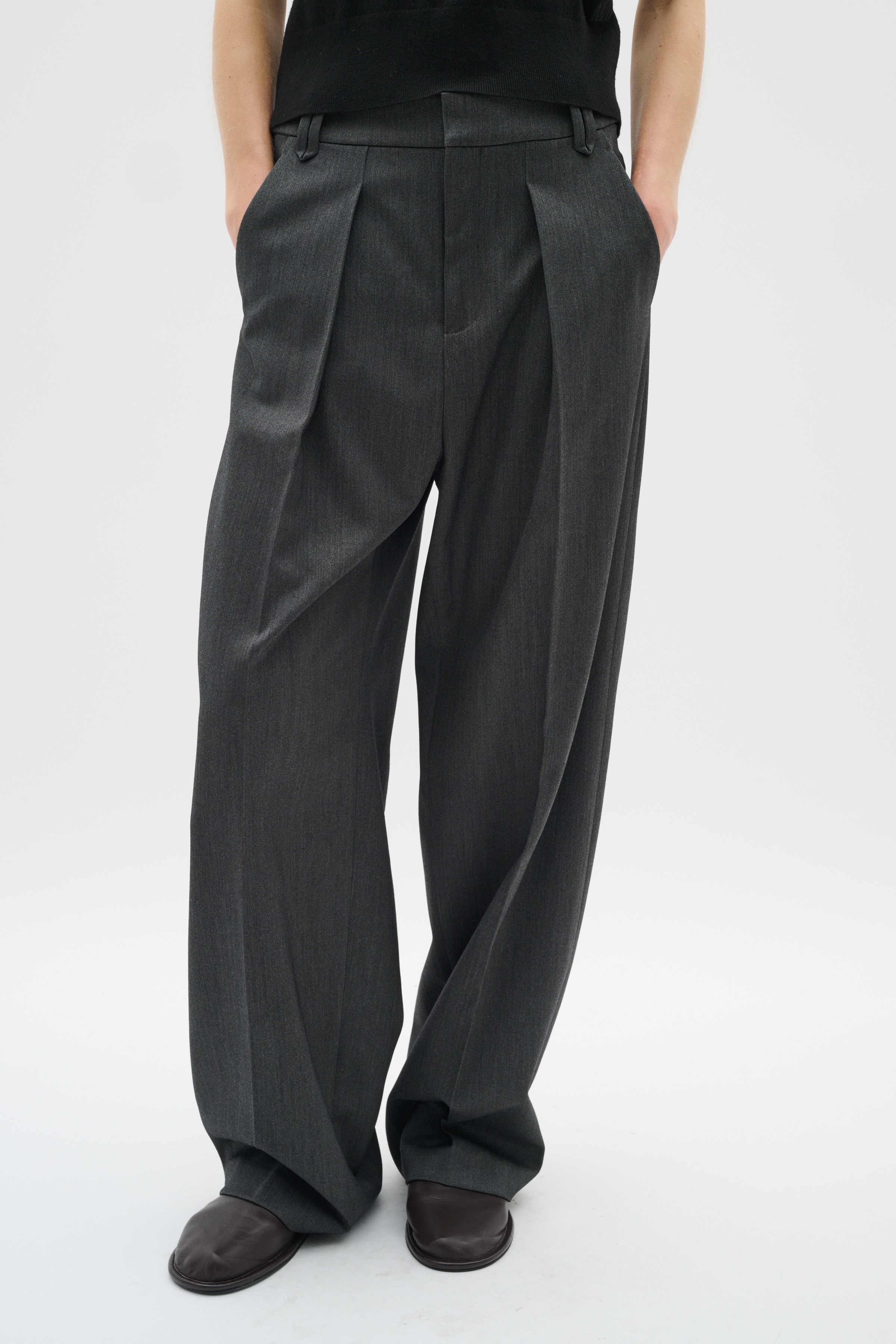 BrunildaIW Byxor LOOKBOOK FRONT 30111003-300596