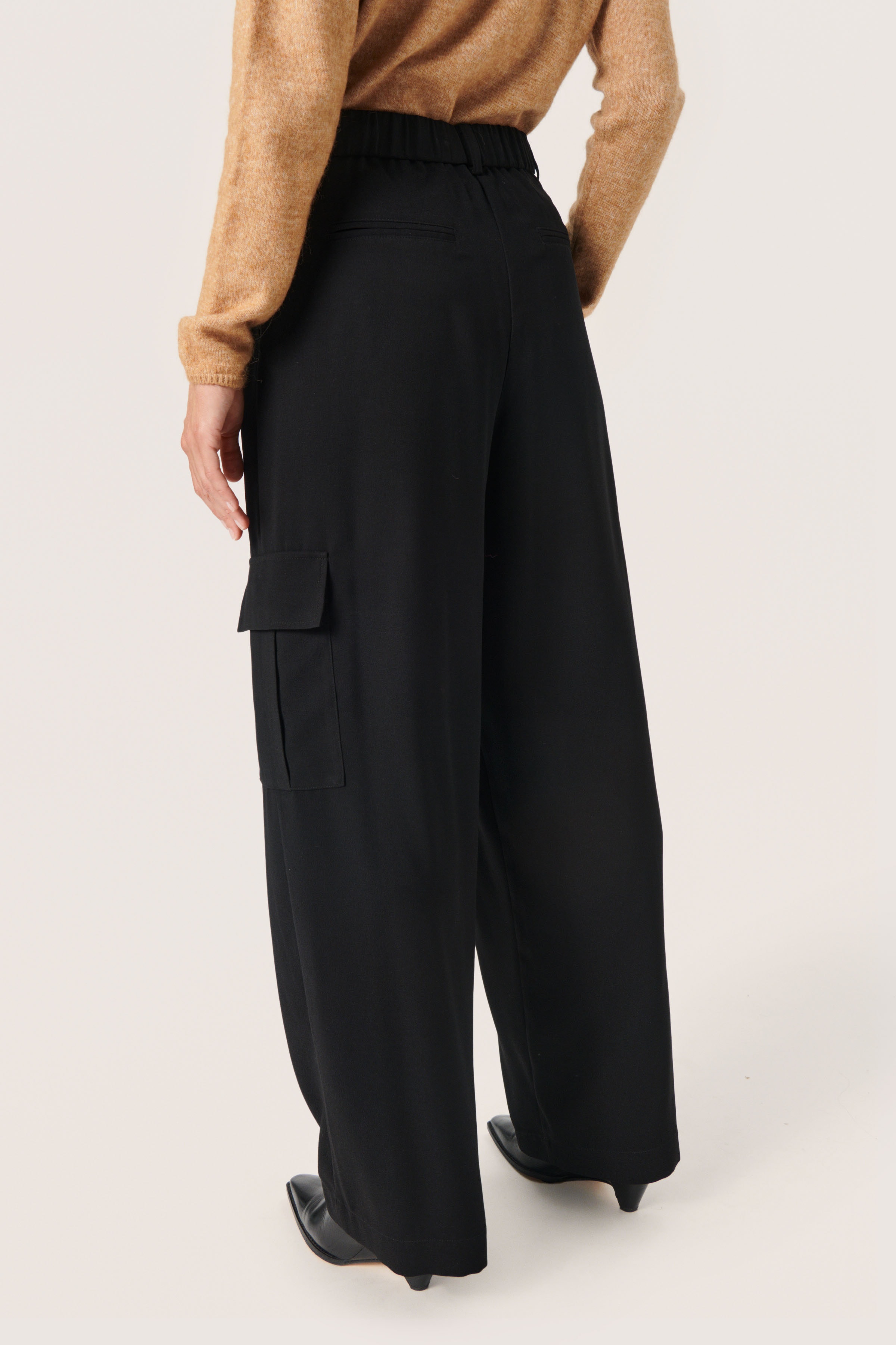 SLShirley Trousers LOOKBOOK BACK 30407073-194008