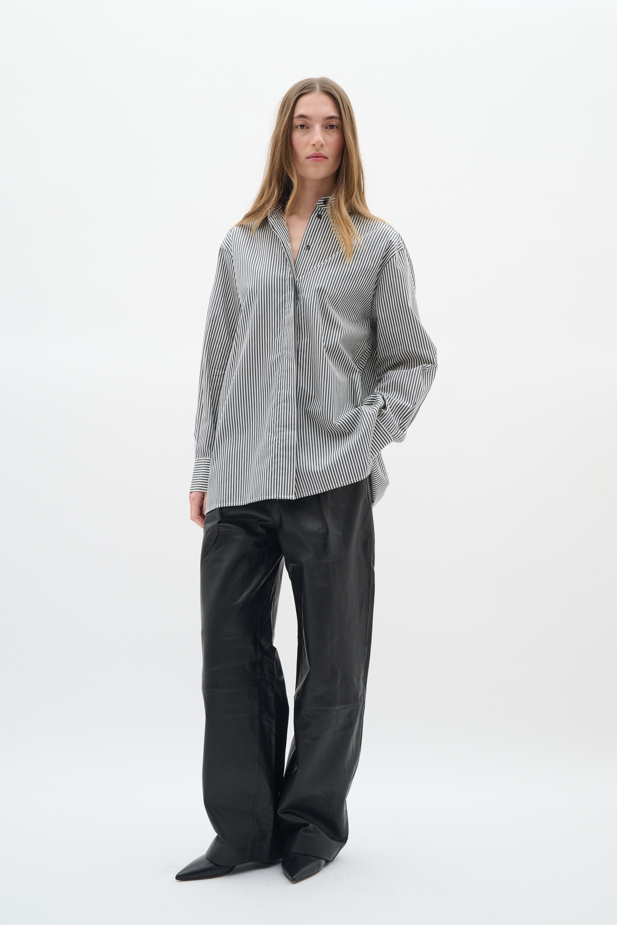 NataljaIW Shirt LOOKBOOK FRONT 30111016-300667