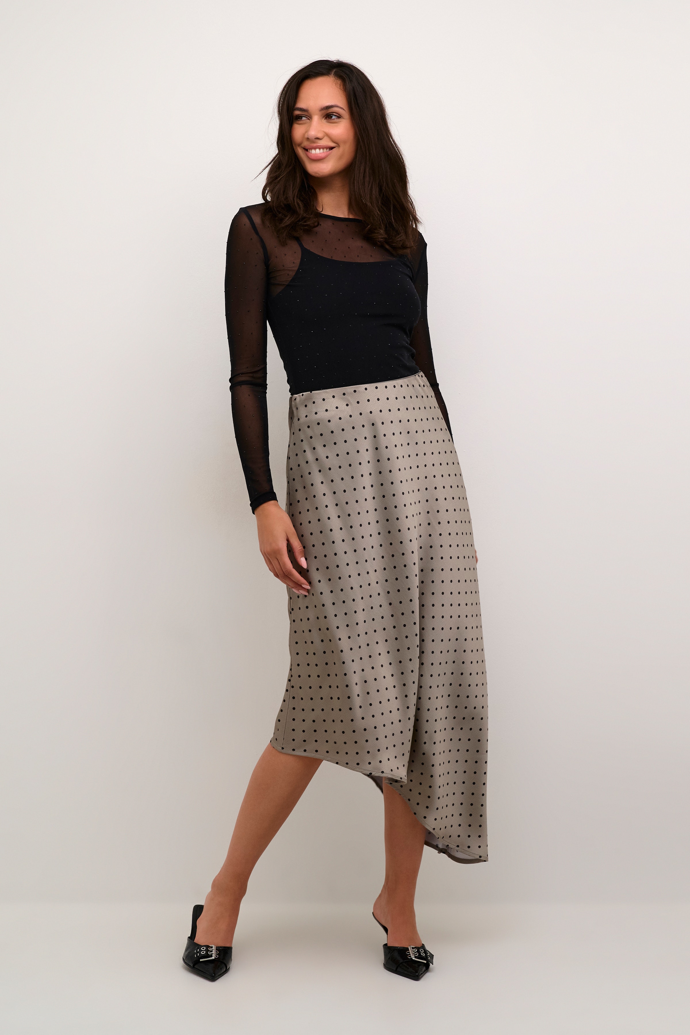 KAdonna Skirt LOOKBOOK FRONT 10509250-106645