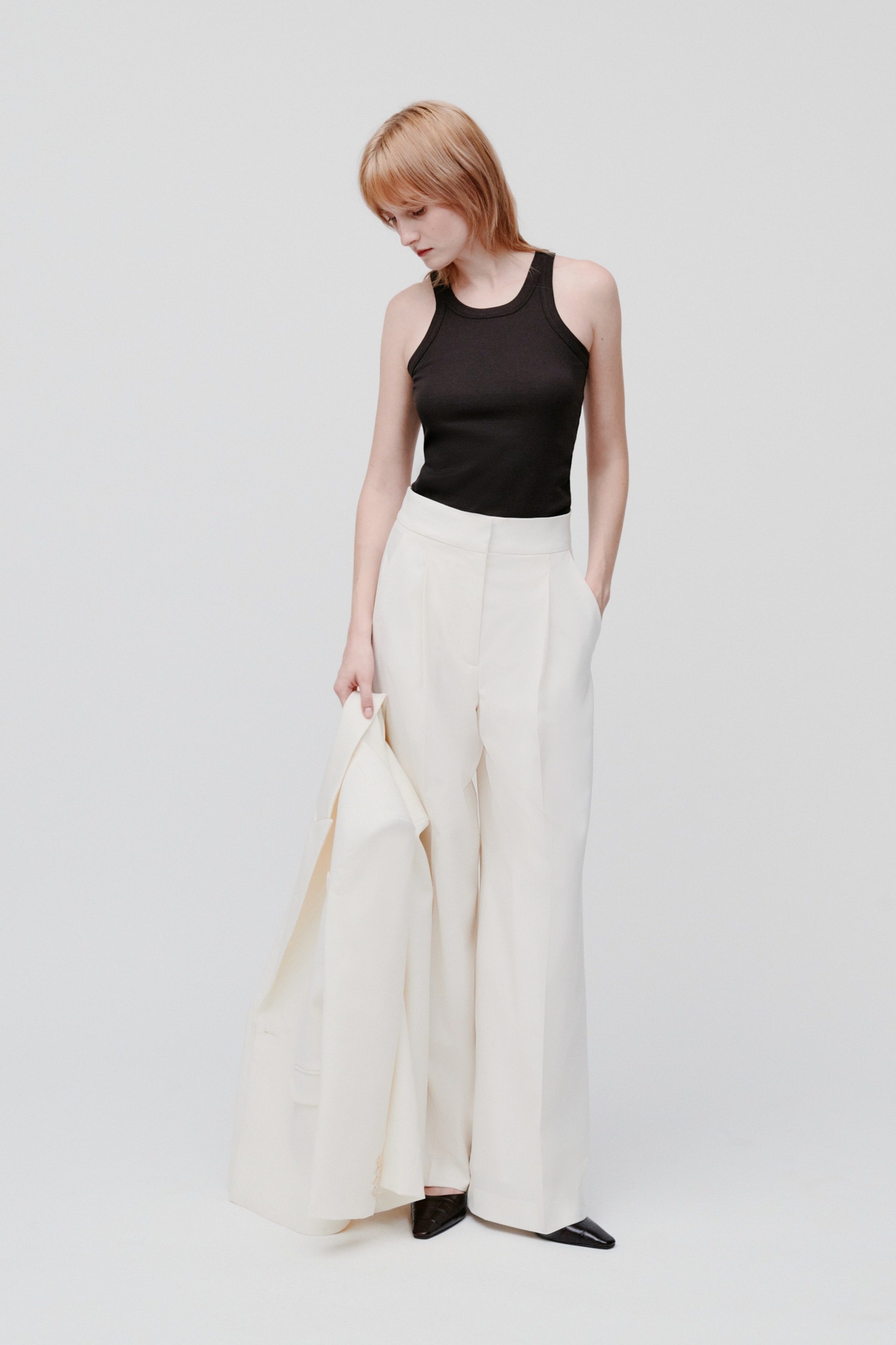 PRESCILLIA SUE Trousers LOOKBOOK FRONT 30600623-WH010