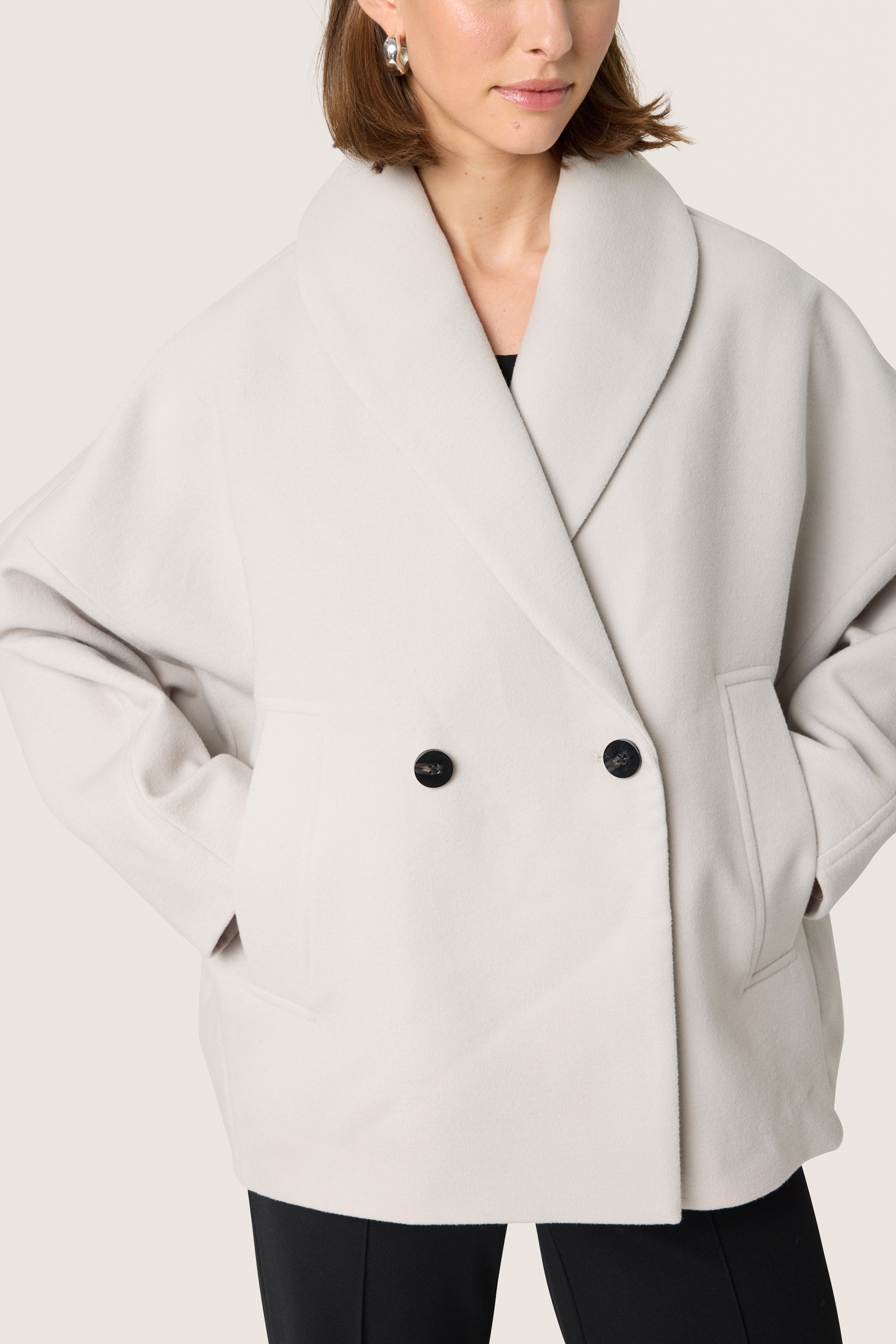 SLRubie Coat LOOKBOOK DETAIL 30408269-130404