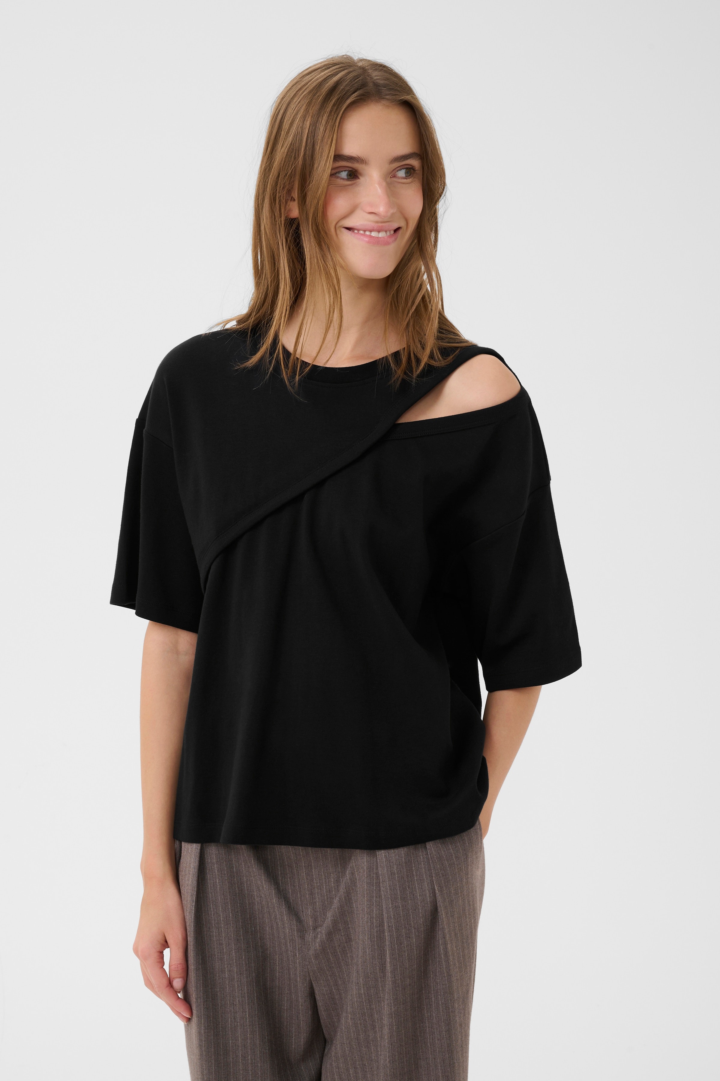 KBRenee T-shirt LOOKBOOK FRONT 10105370-194008