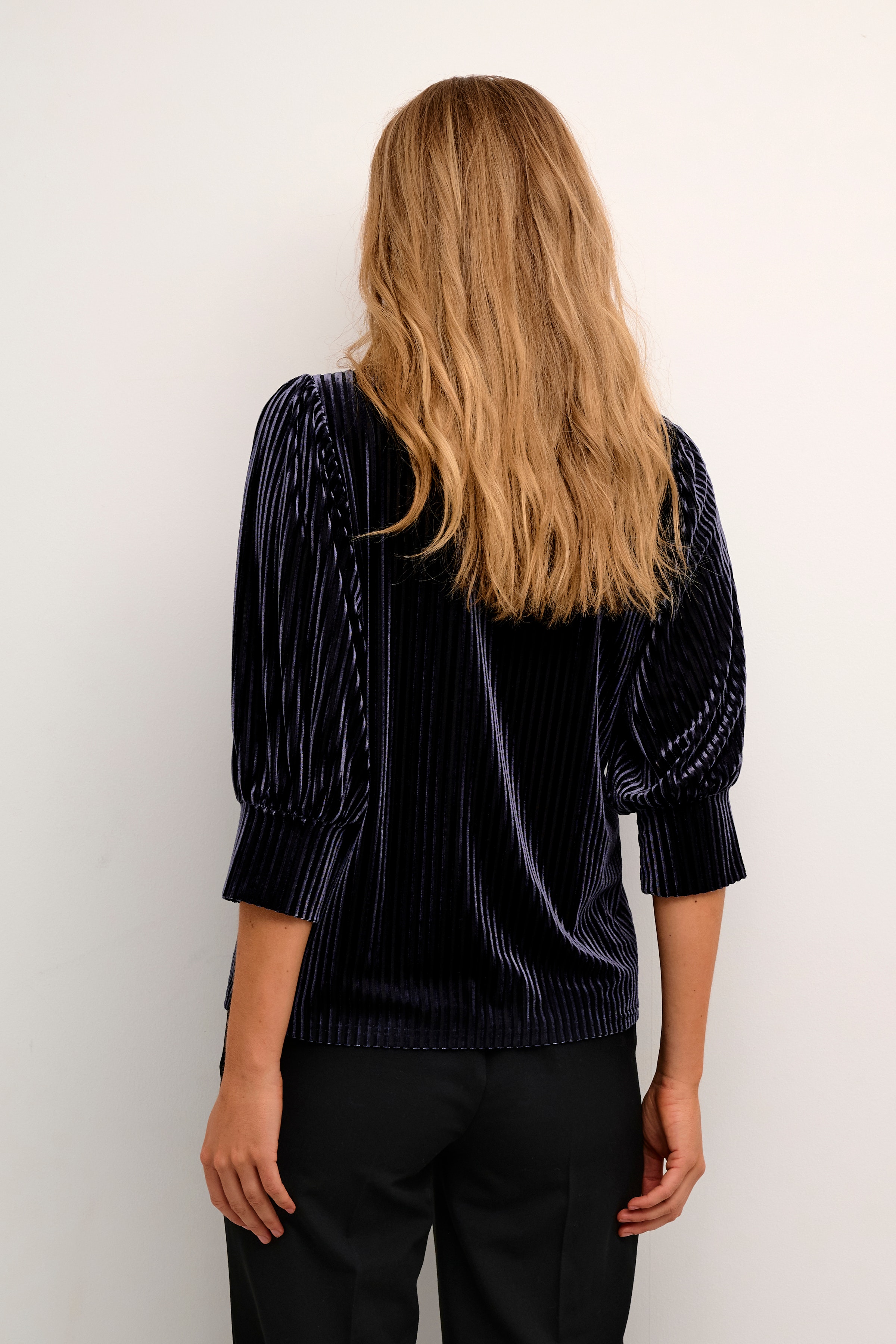 KAcaca Velour blouse LOOKBOOK BACK 10503887-194020