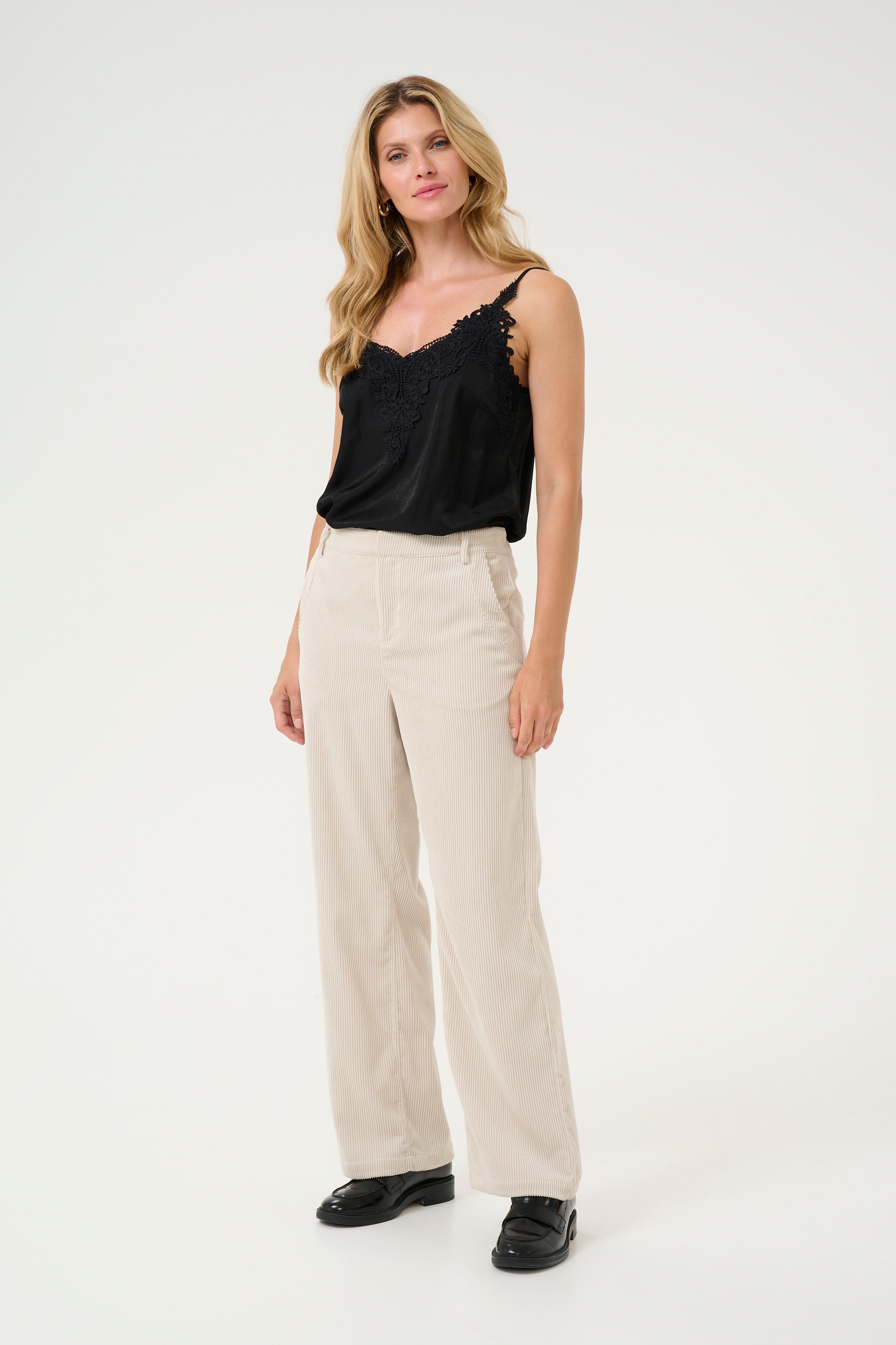 CRCory Trousers LOOKBOOK FRONT 10612811-130404