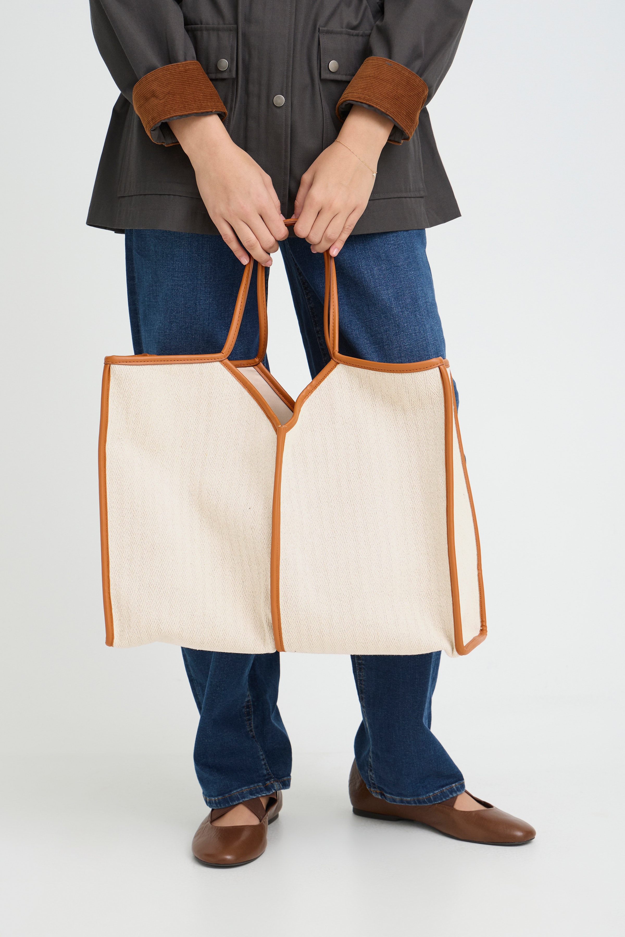 IAALICE Tas LOOKBOOK DETAIL 20125304-151304