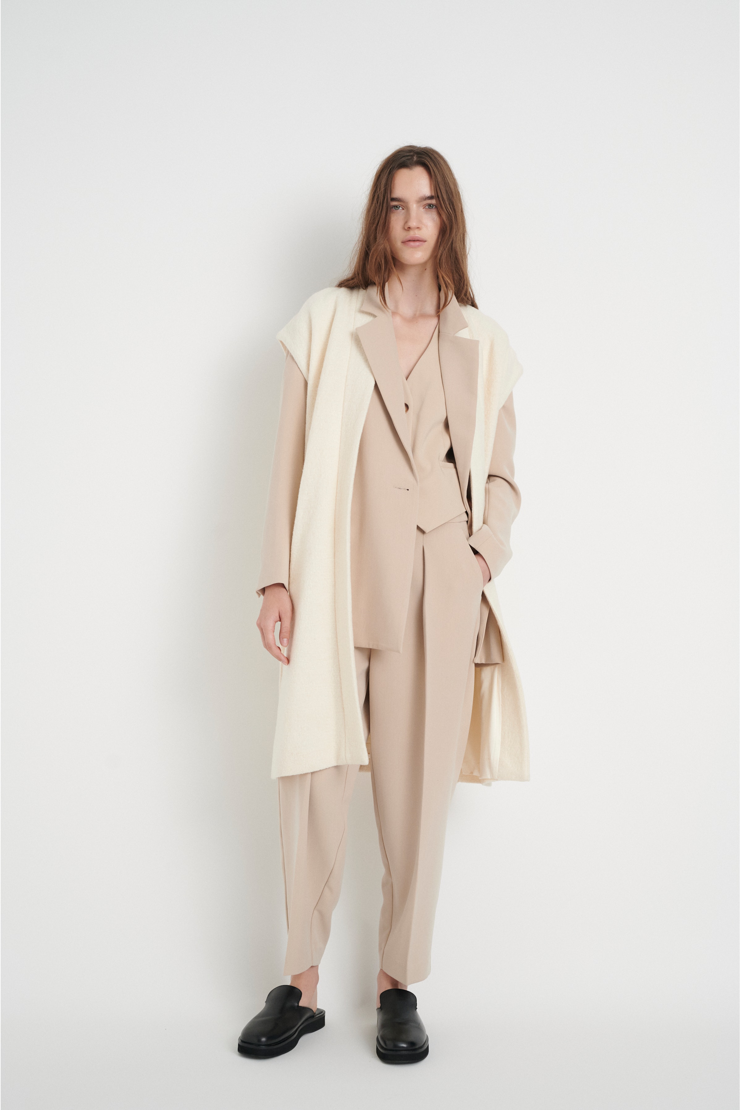 HannieIW Waistcoat

 LOOKBOOK FRONT 30106965-110701