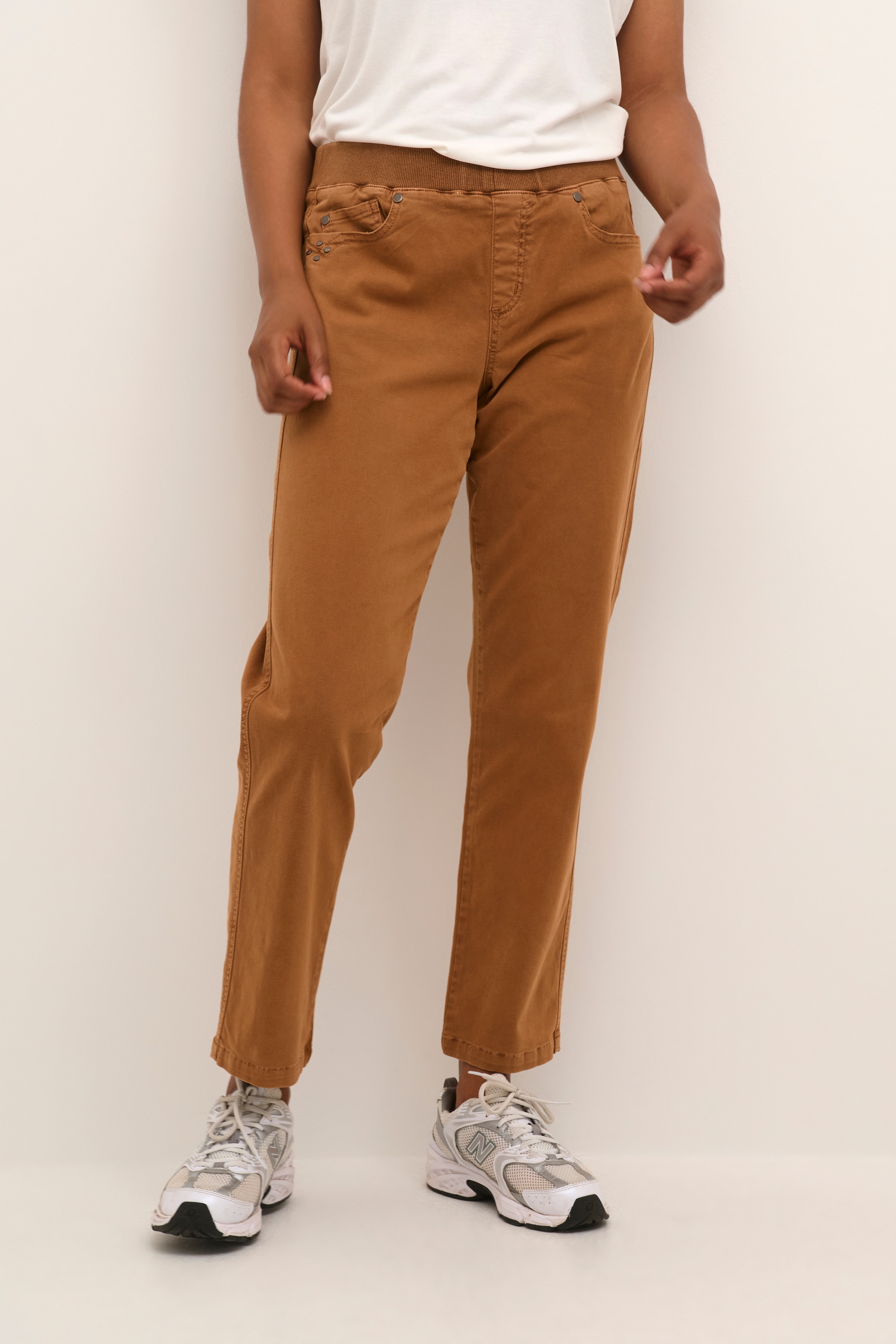 BPhelena Byxor LOOKBOOK FRONT 10590524-180933B