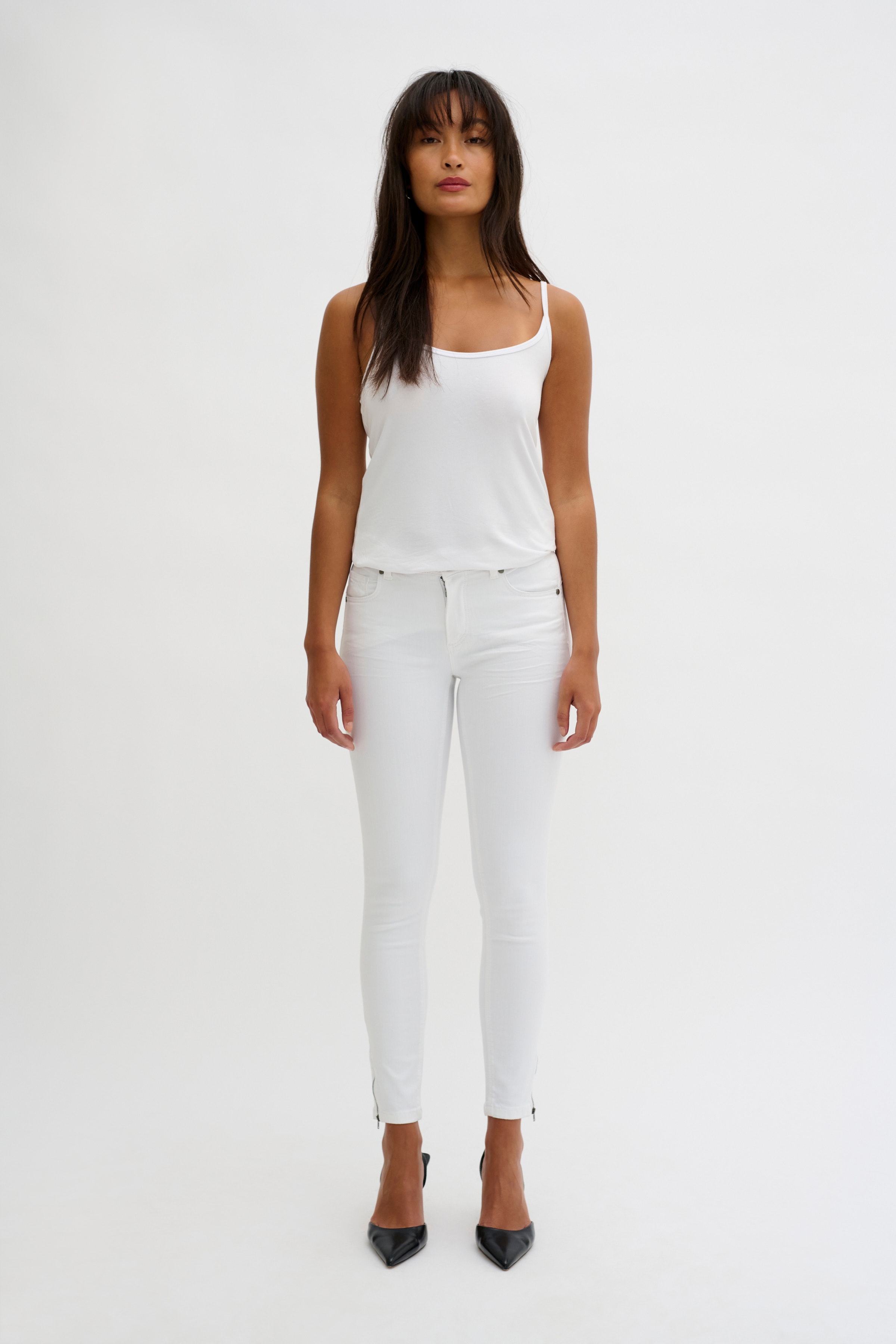 31 THE CELINAZIP 100 SLIM LOOKBOOK FRONT 10703562-100091