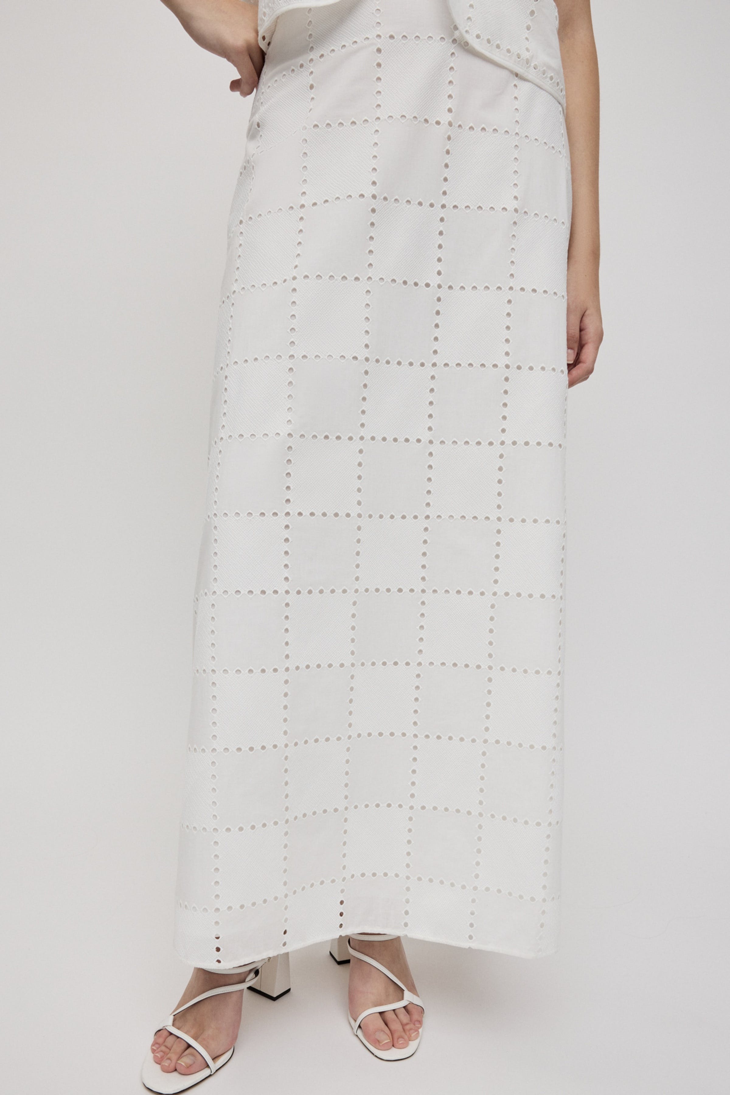 SAMANTHA Skjørt LOOKBOOK FRONT 30600529-WH010