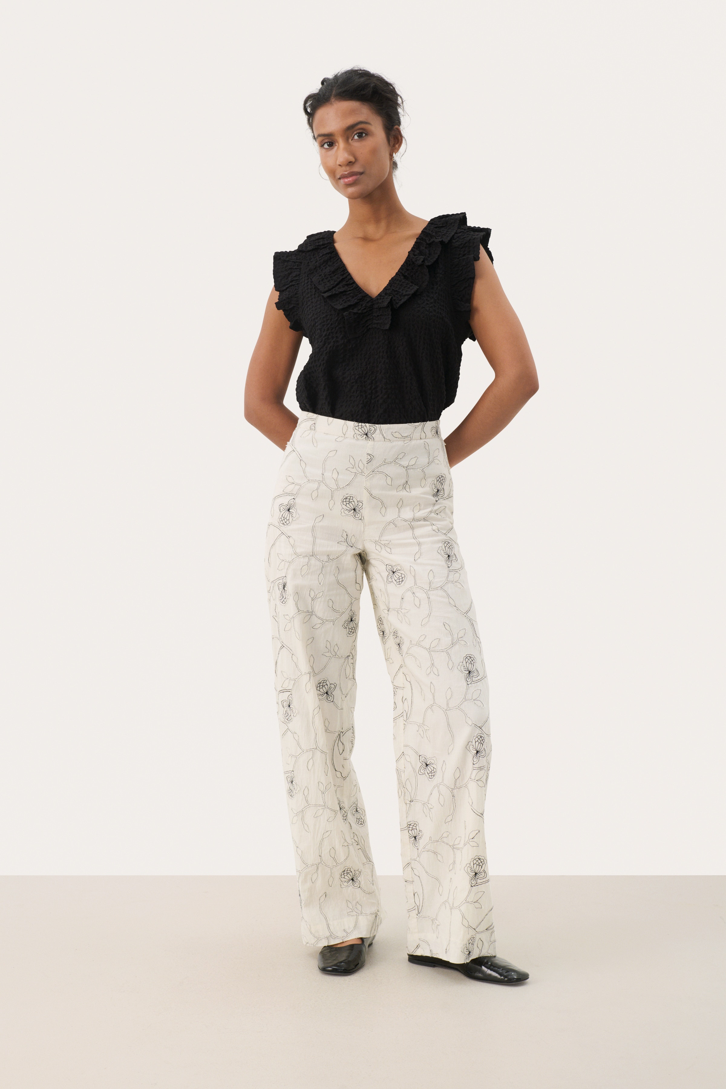 TrisjaPW Trousers LOOKBOOK FRONT 30309826-304018