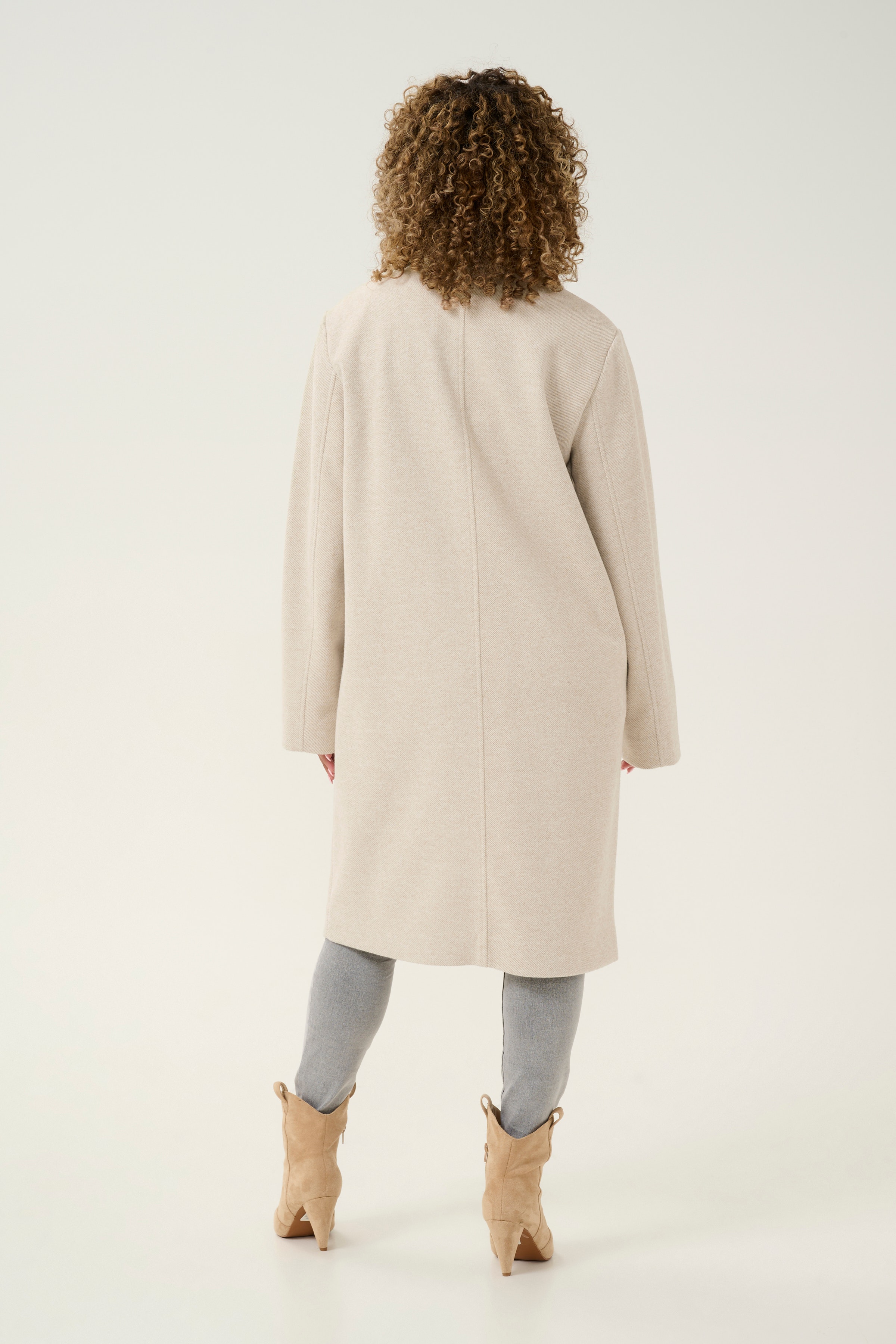 CRGianina Coat LOOKBOOK BACK 10613221-161305