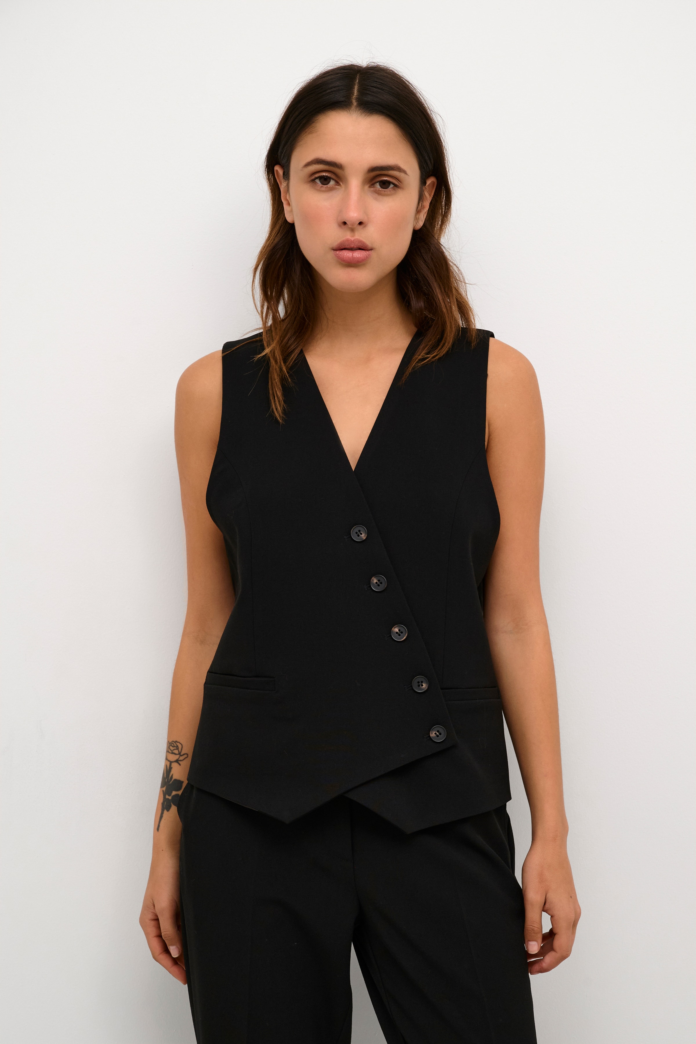 KristelKB Waistcoat LOOKBOOK FRONT 10104546-194008