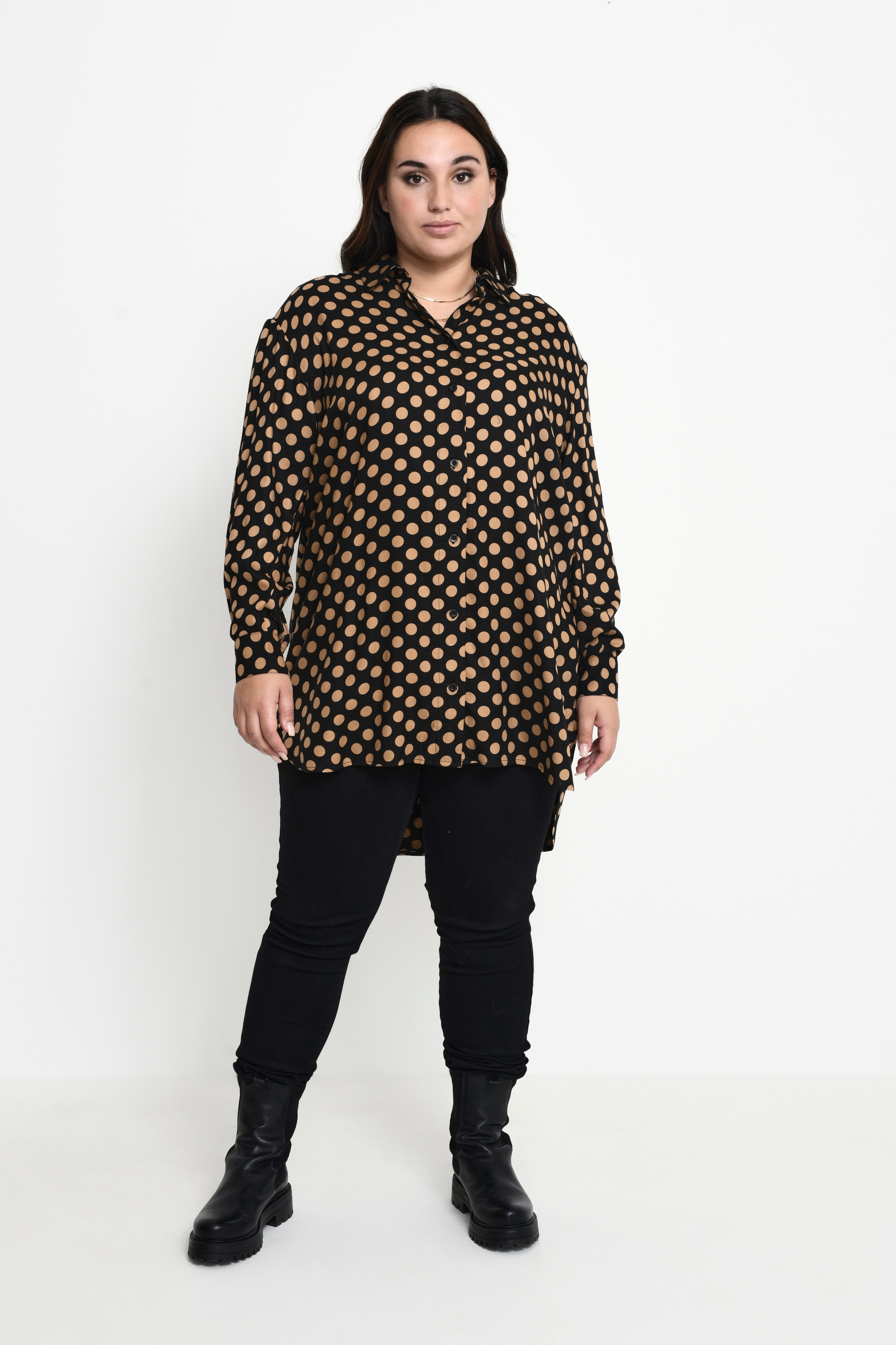 KCdotta Long sleeved shirt LOOKBOOK FRONT 10581040-103295