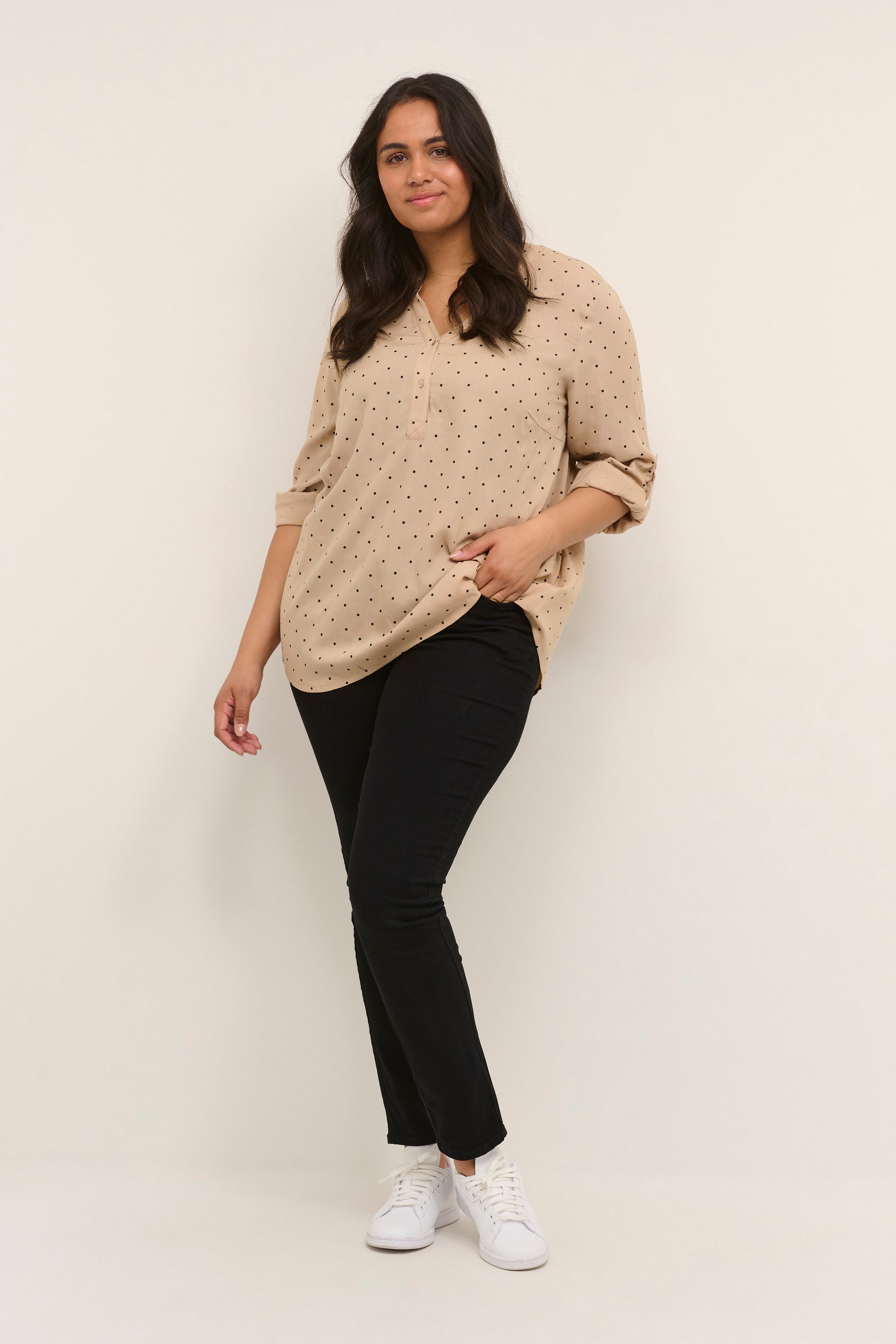 KCjoy Blouse LOOKBOOK FRONT 10581192-101960