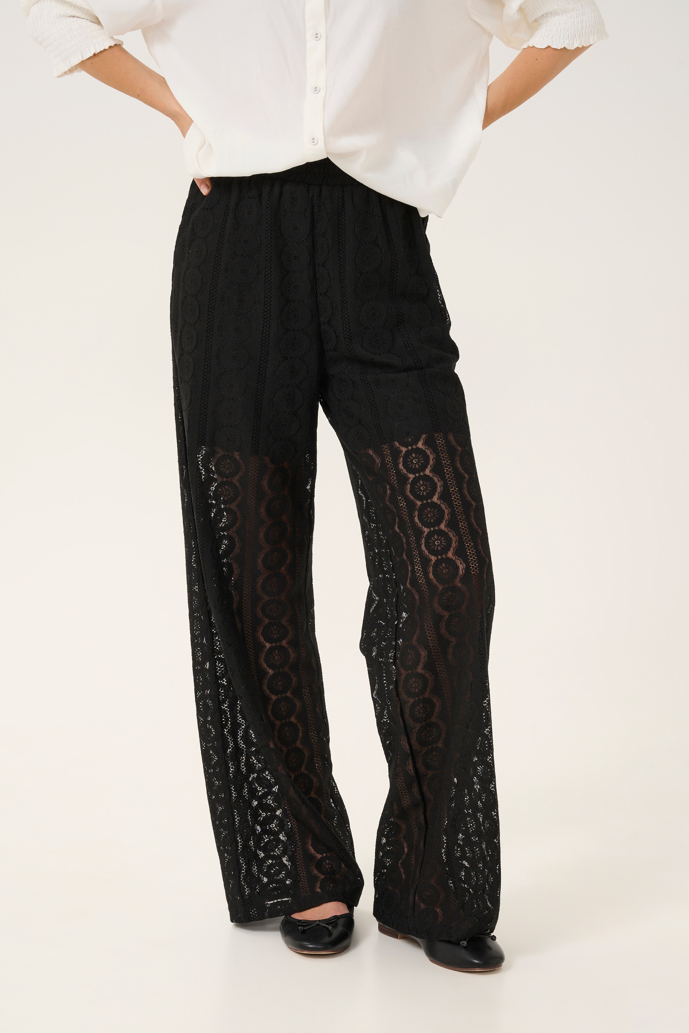 CRCaro Trousers LOOKBOOK FRONT 10613642-100120