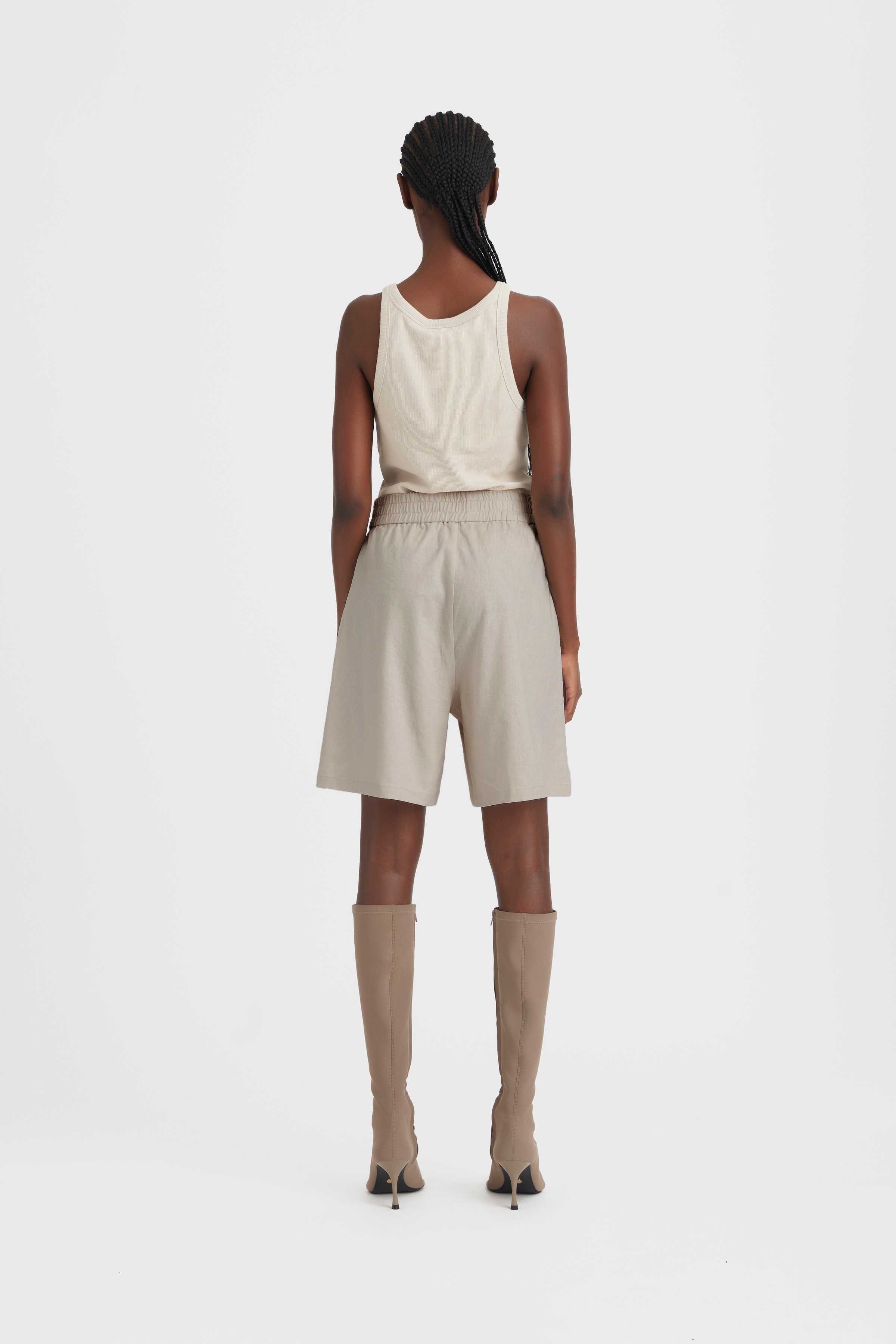 LizaGZ Linne shorts LOOKBOOK BACK 10909101-130404