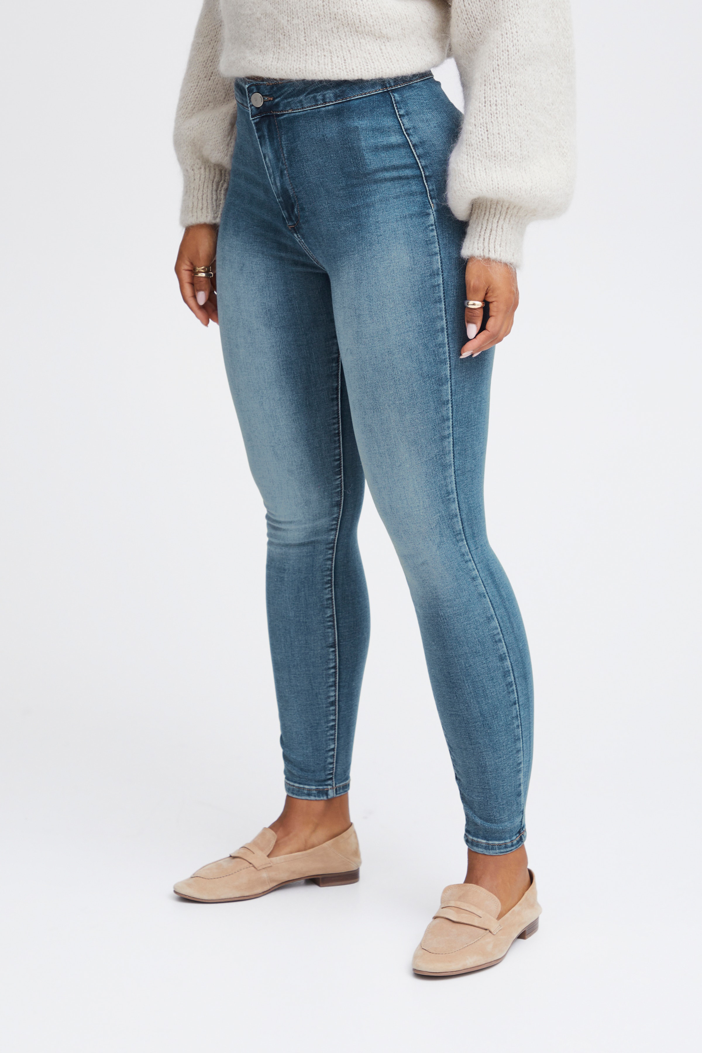 SBMADONNA Byxor LOOKBOOK FRONT 22100459-203403