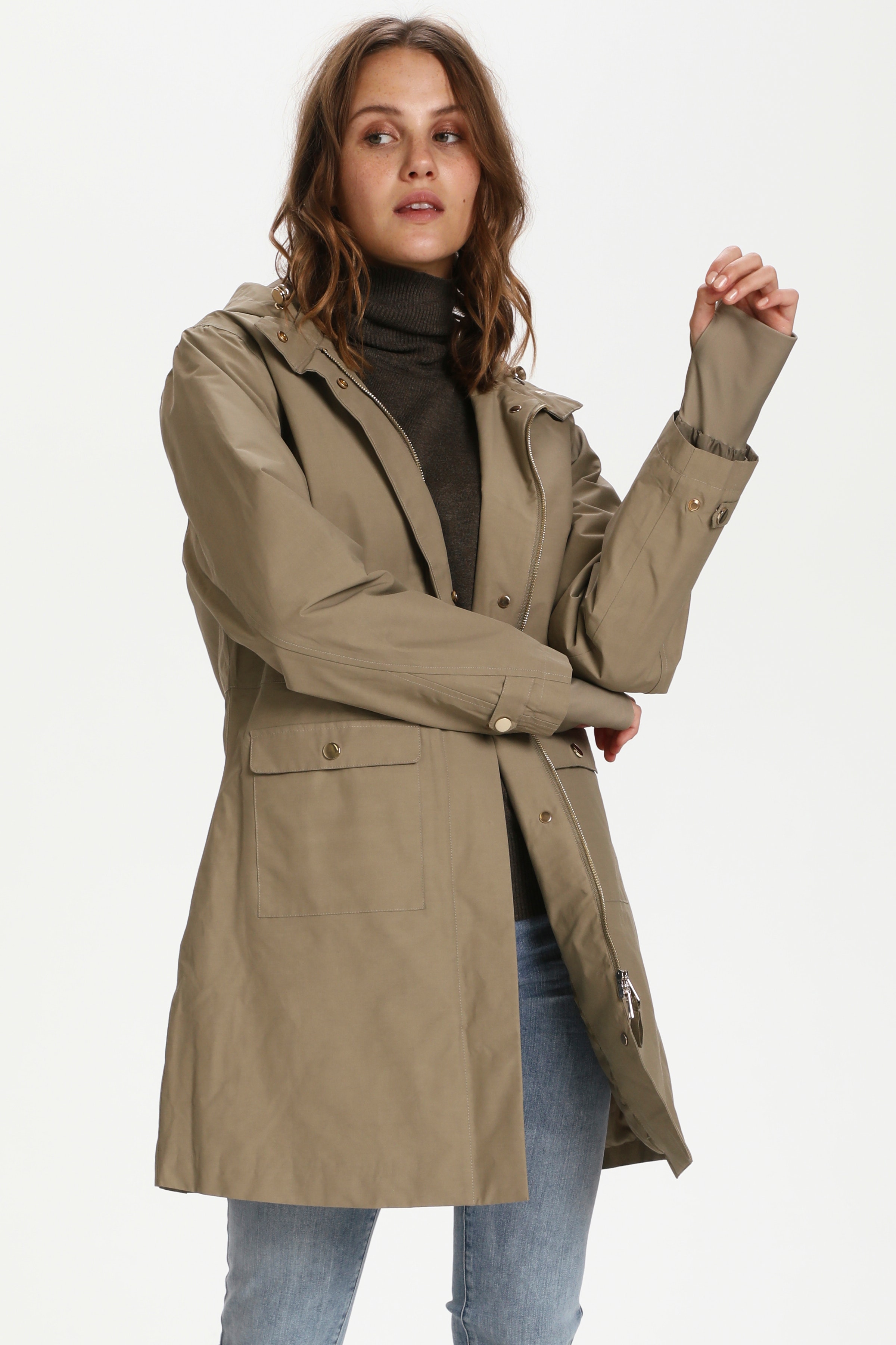 HelinaSZ Coat

 LOOKBOOK FRONT 30511218-170618