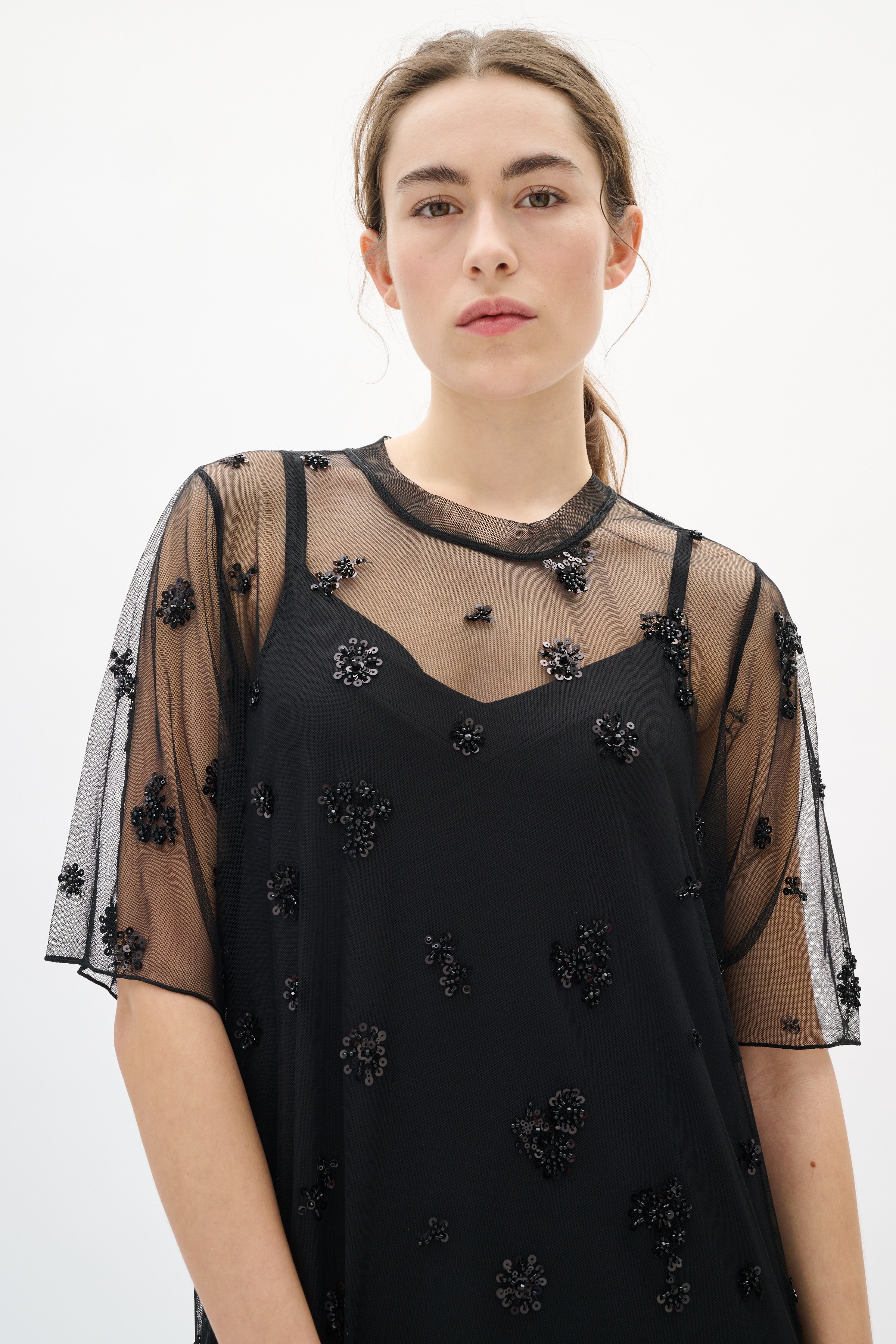 KUIIW Kjole LOOKBOOK FRONT 30112109-194008