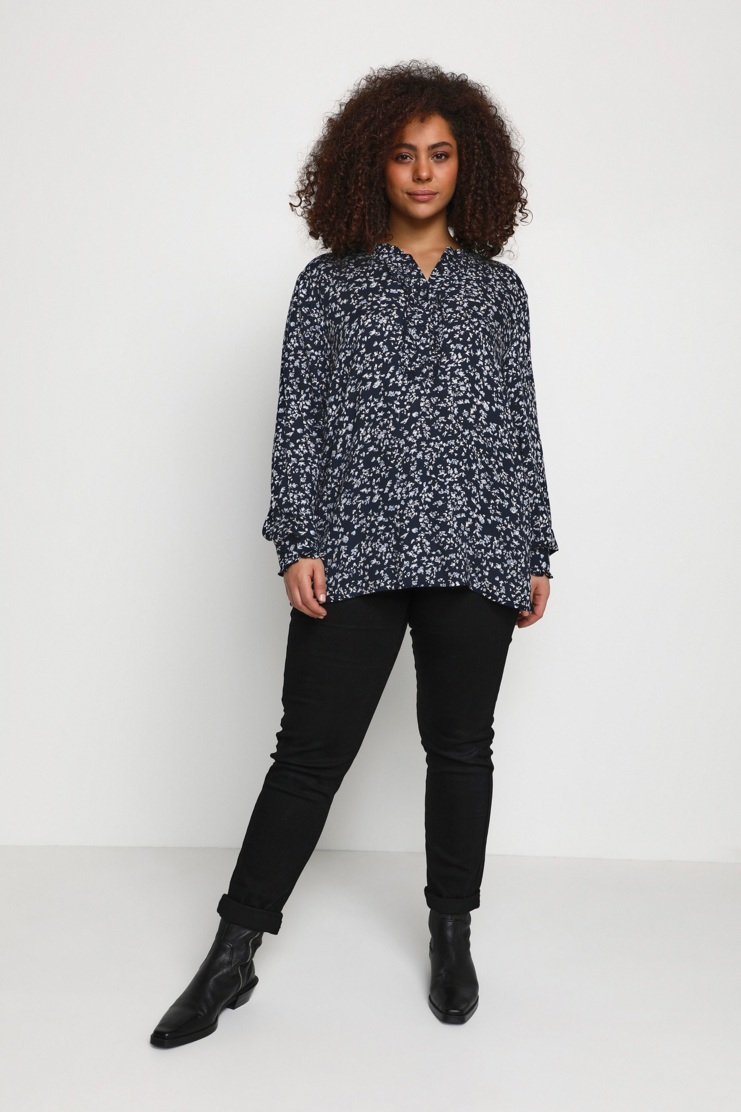 KCviba Blouse with long sleeve LOOKBOOK FRONT 10581015-103190