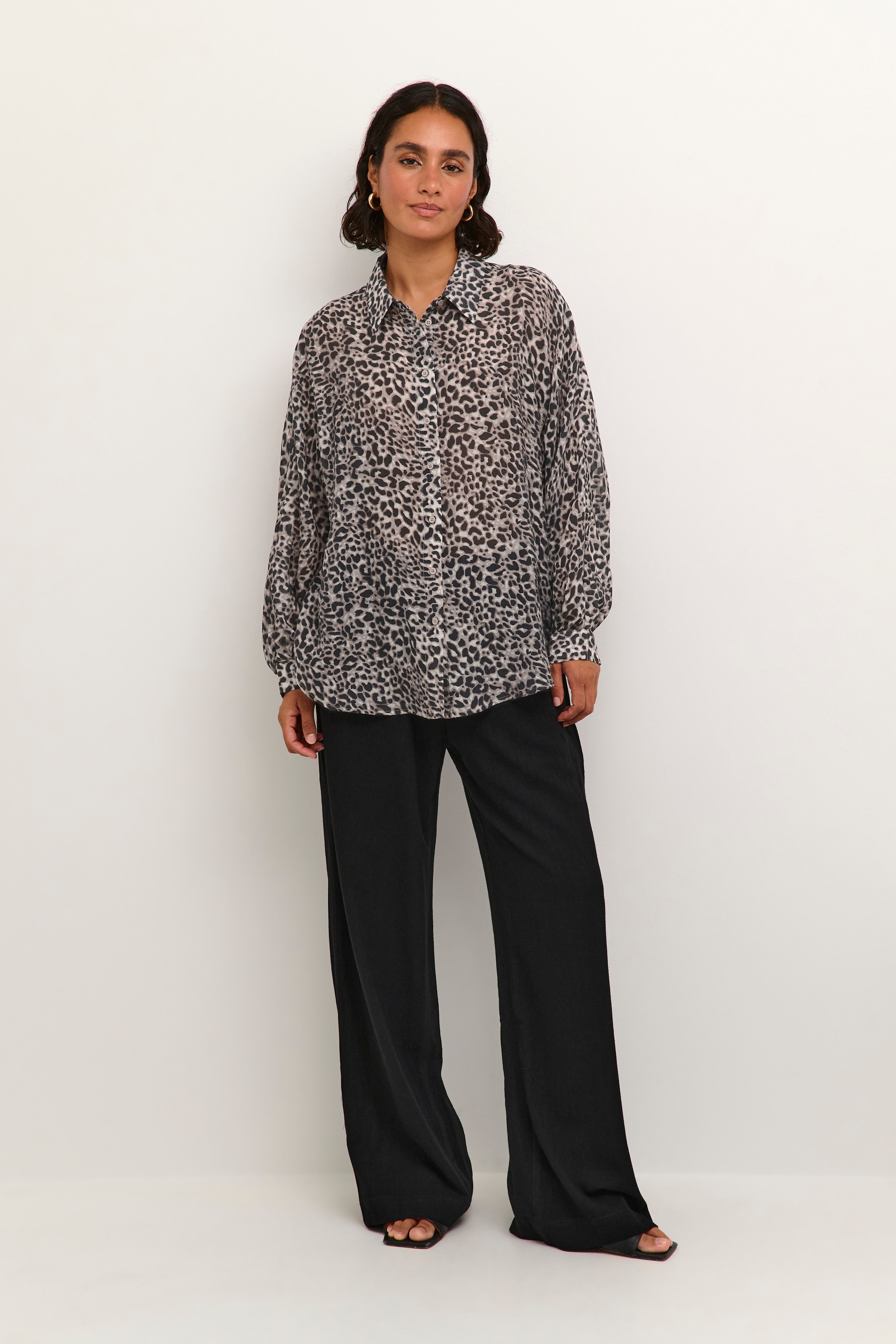 KAvita Leopard Shirt LOOKBOOK FRONT 10508574-105752