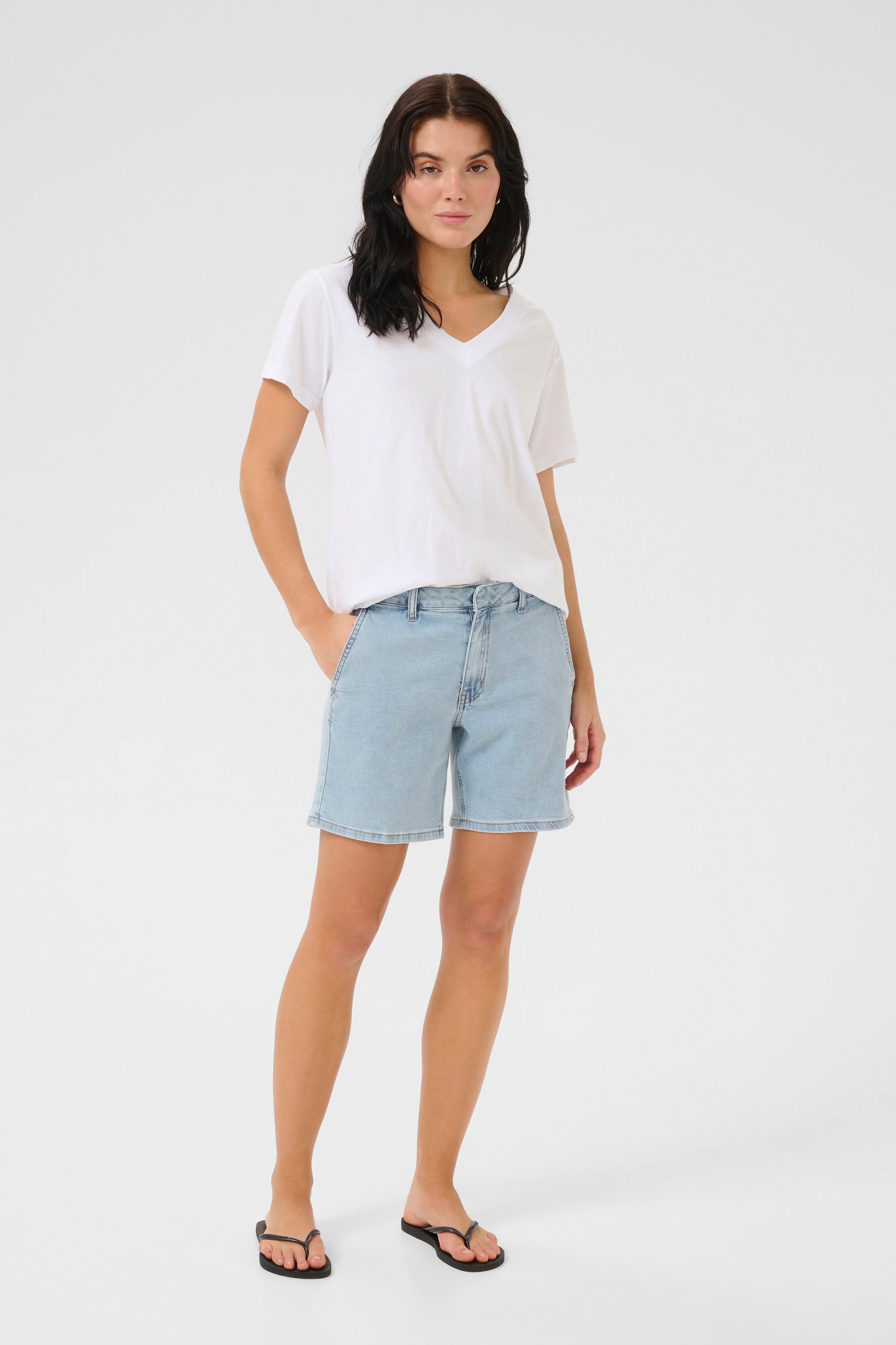 LaraMW Shorts LOOKBOOK FRONT 10704391-100045