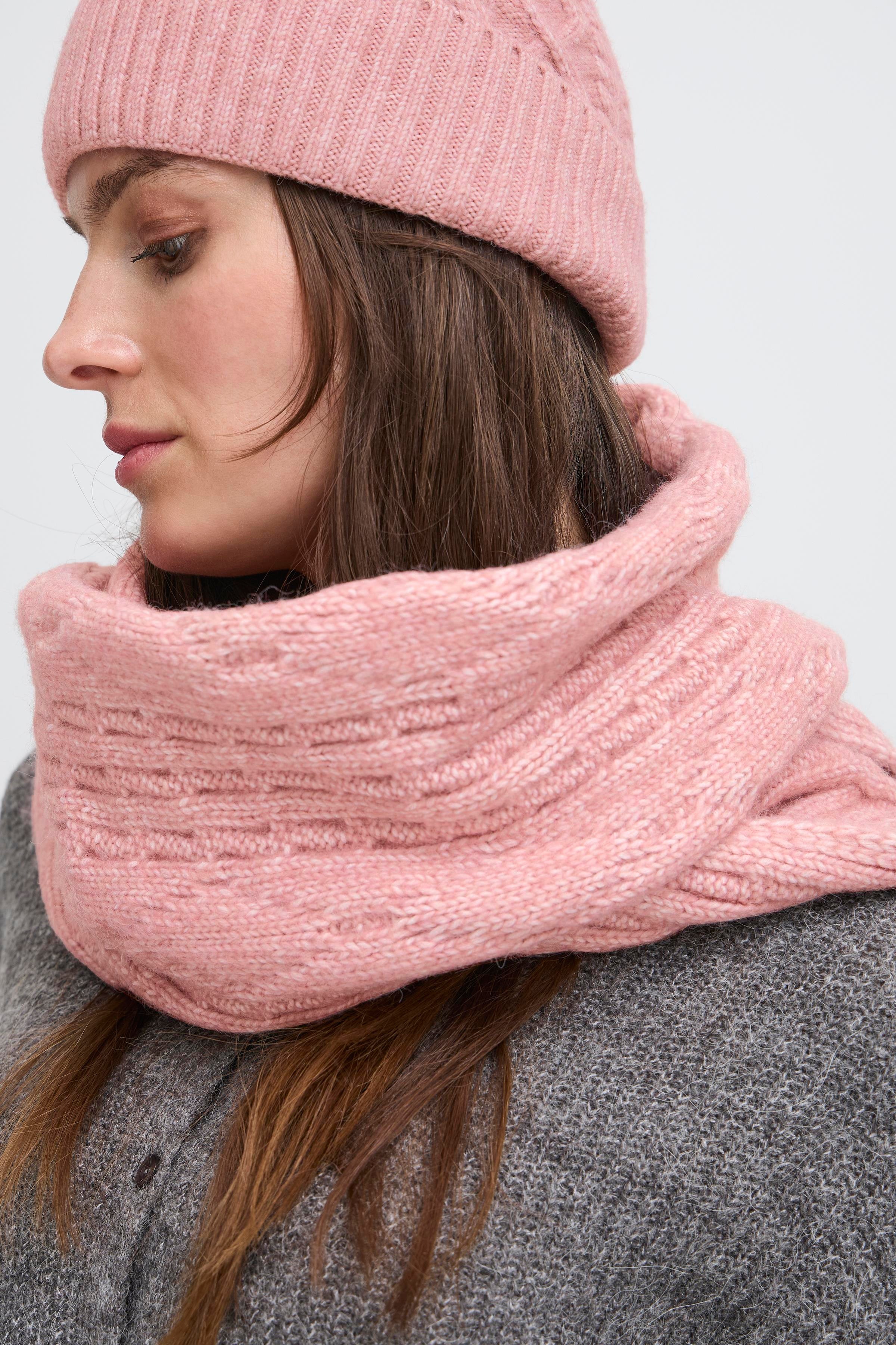 IALUCY Tørklæde LOOKBOOK FRONT 20124378-1519061