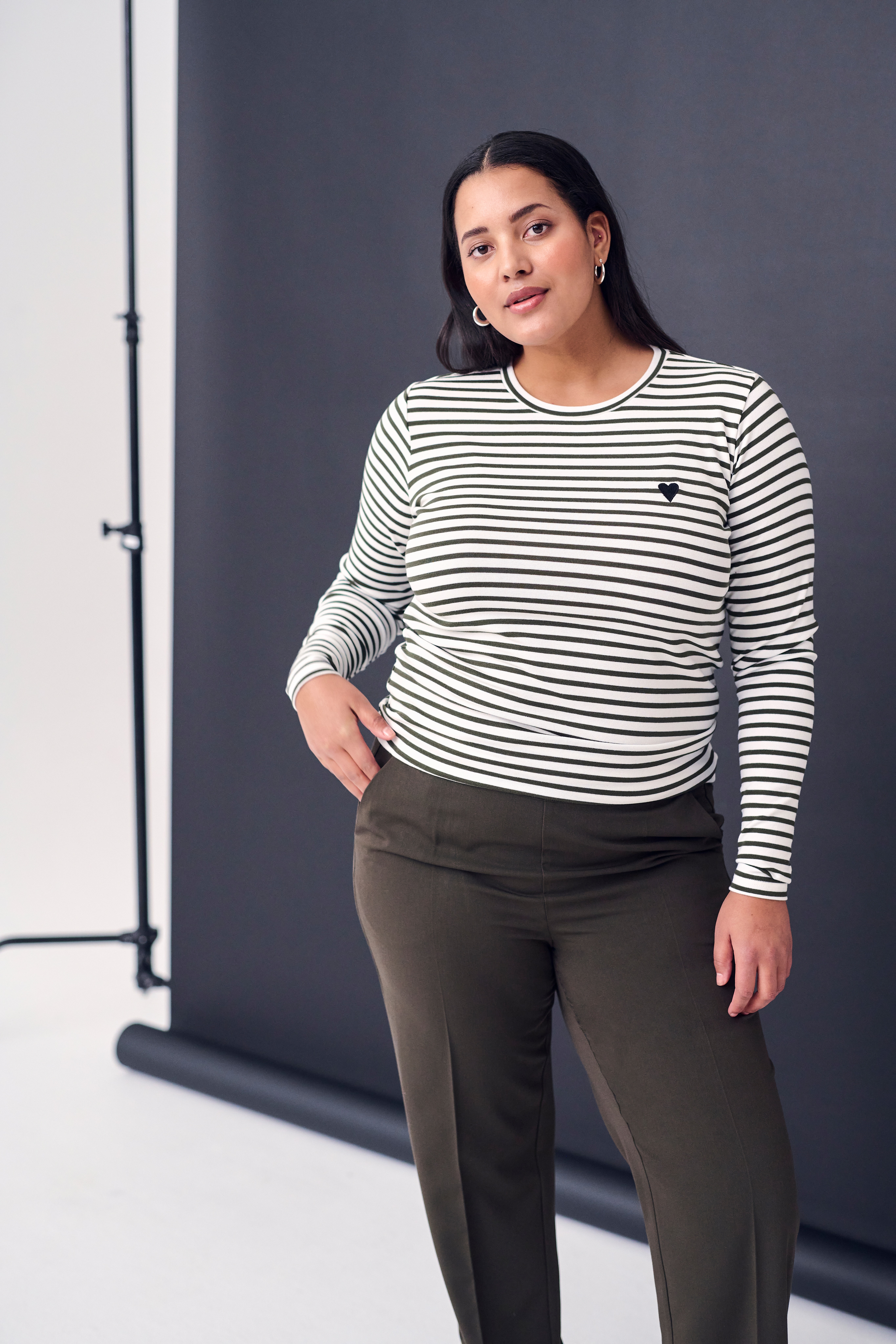 KCsakira Byxor LOCATION NONE 10581088-190414