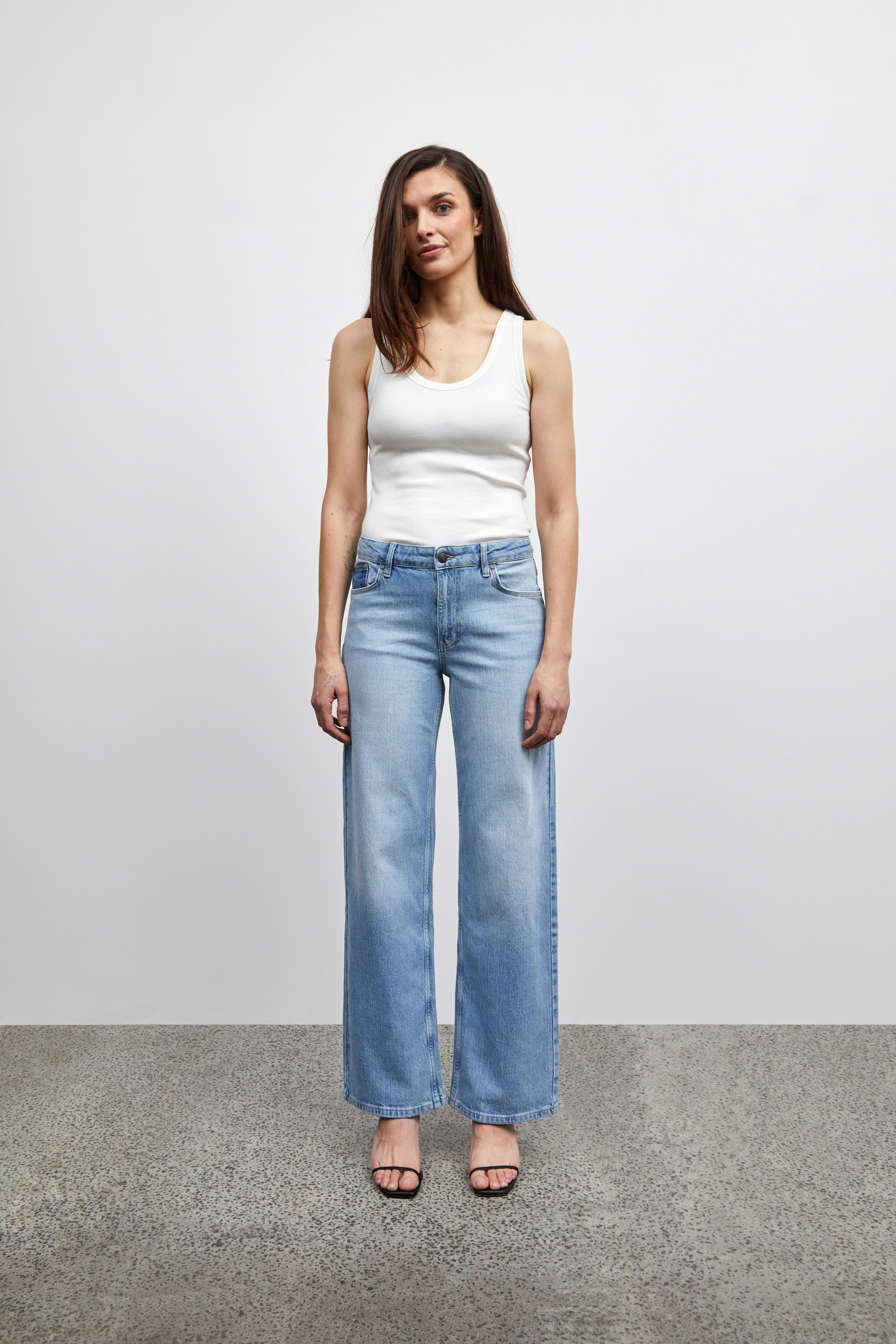 PZVEGA HW Jeans Wide Leg LOOKBOOK FRONT 50207173-200008