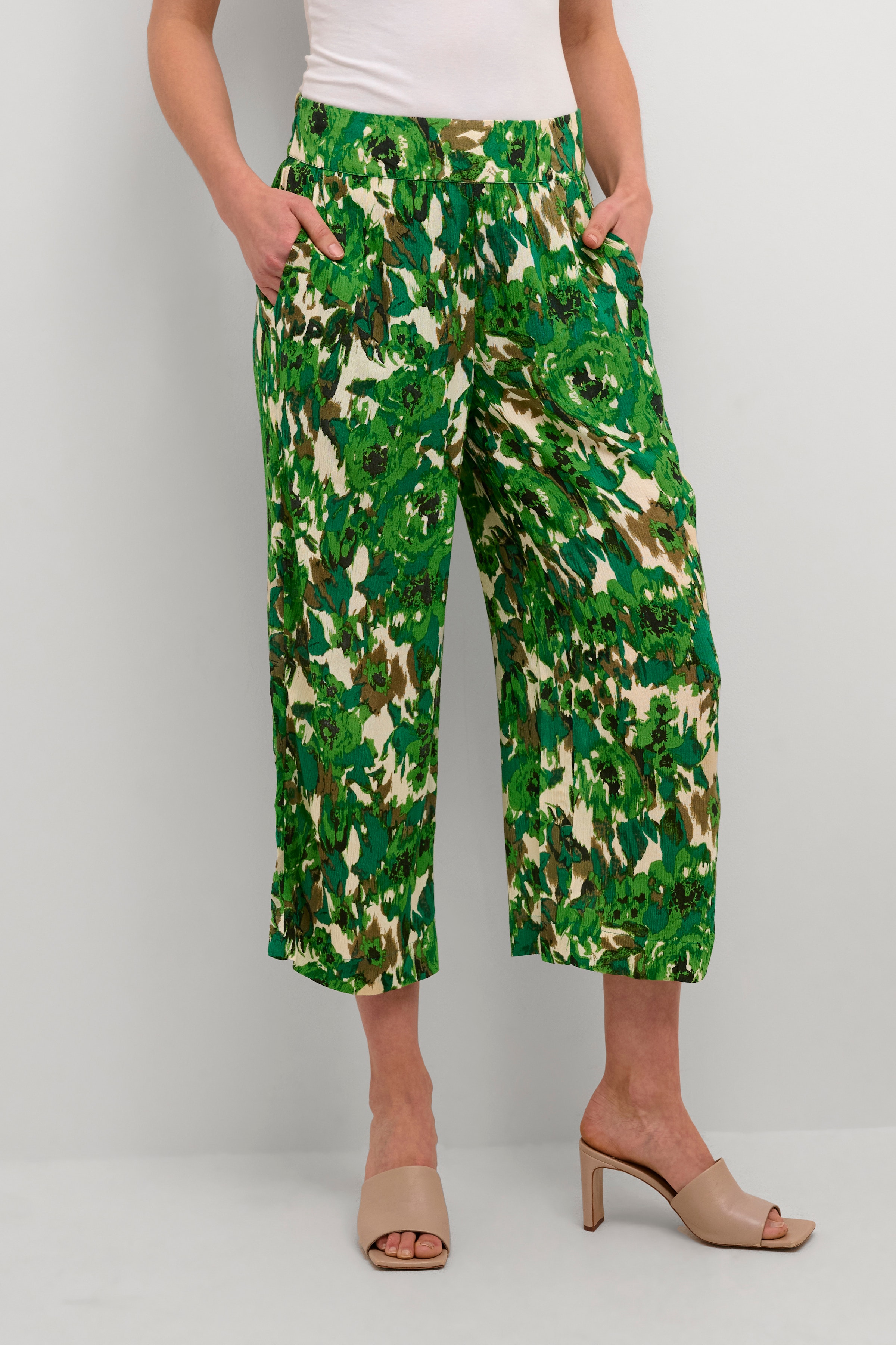 BPulla Byxor LOOKBOOK FRONT 10590456-104505B