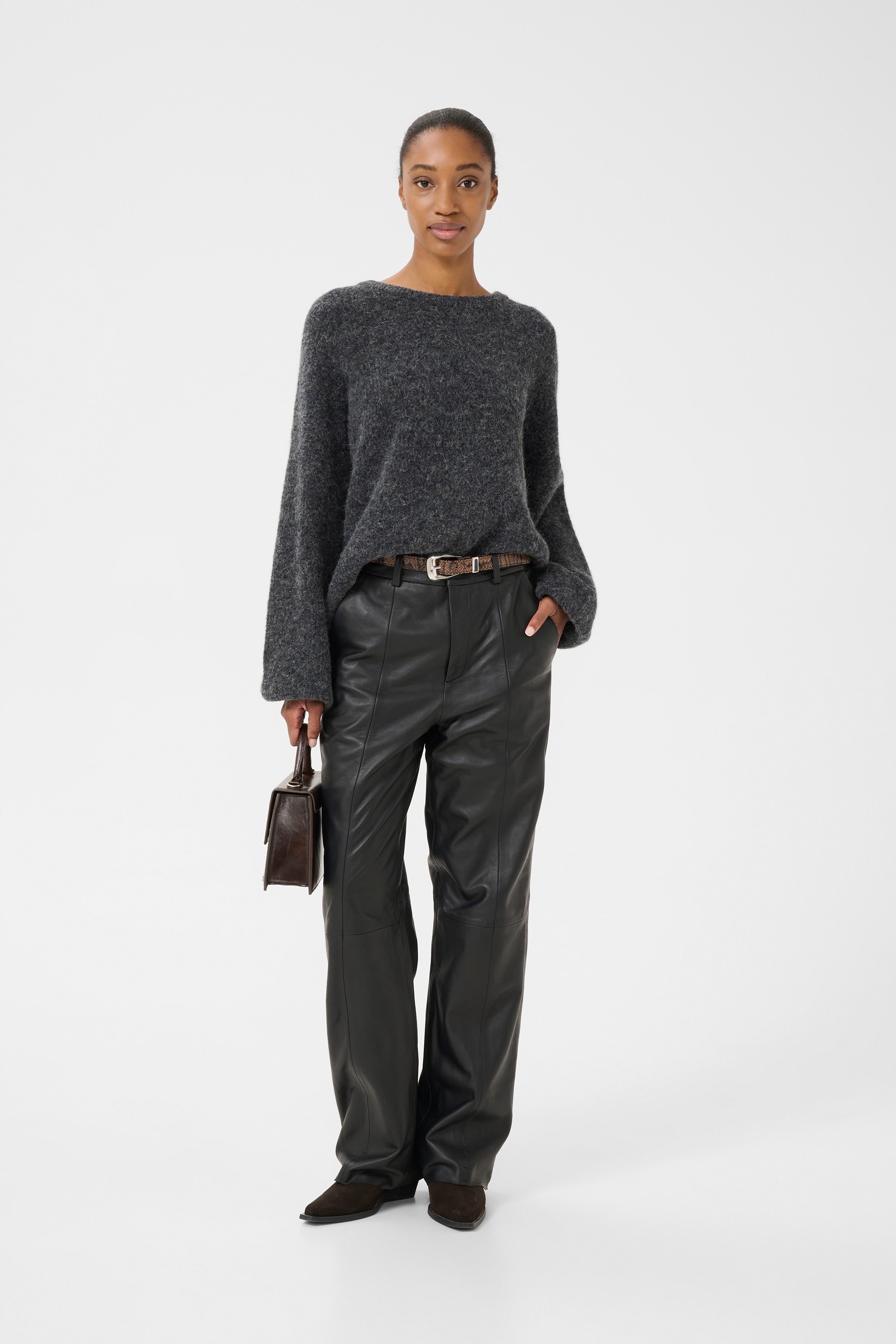 GZluciana Byxor LOOKBOOK FRONT 10910508-100017