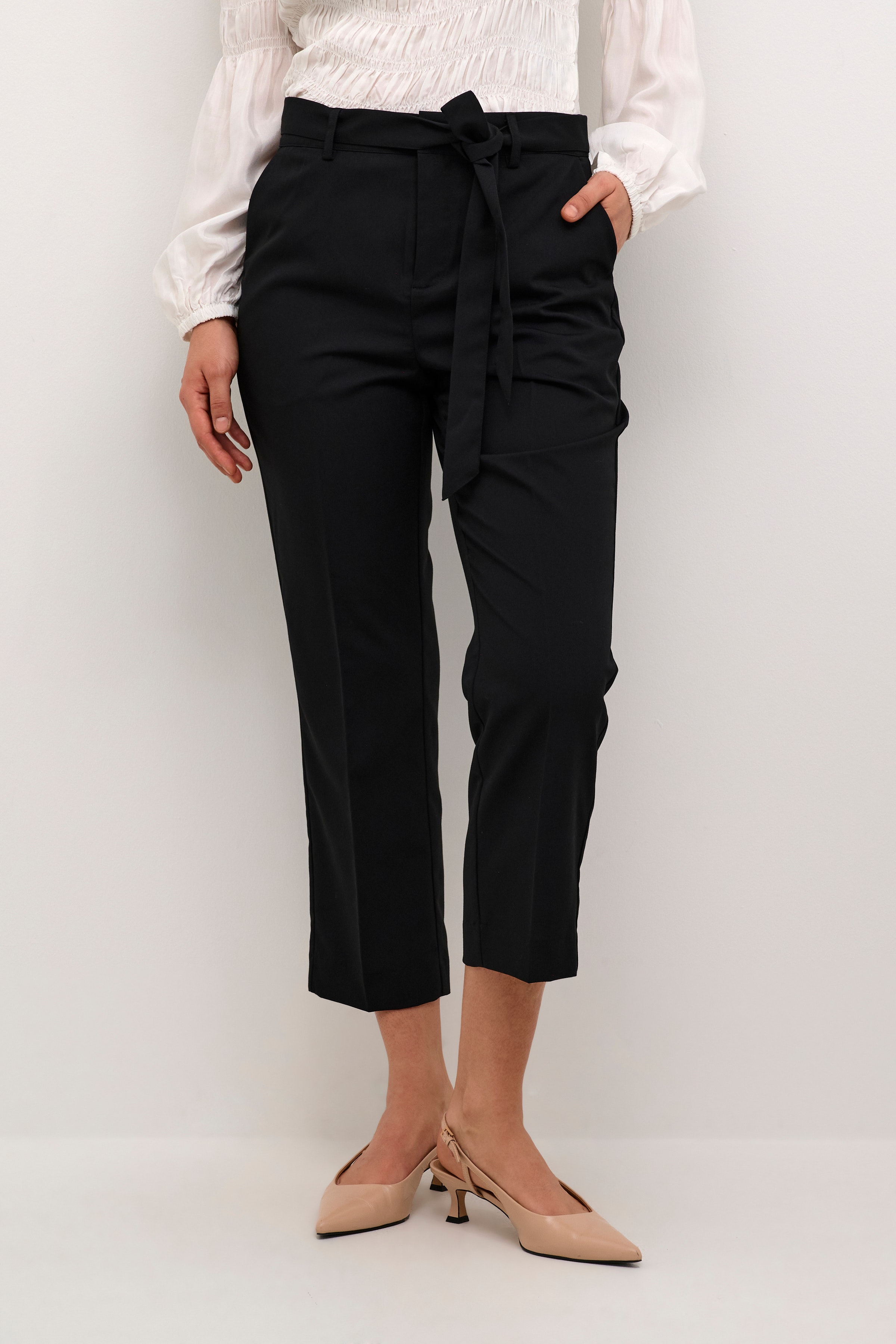 CRWanne Trousers LOOKBOOK FRONT 10612785-100120