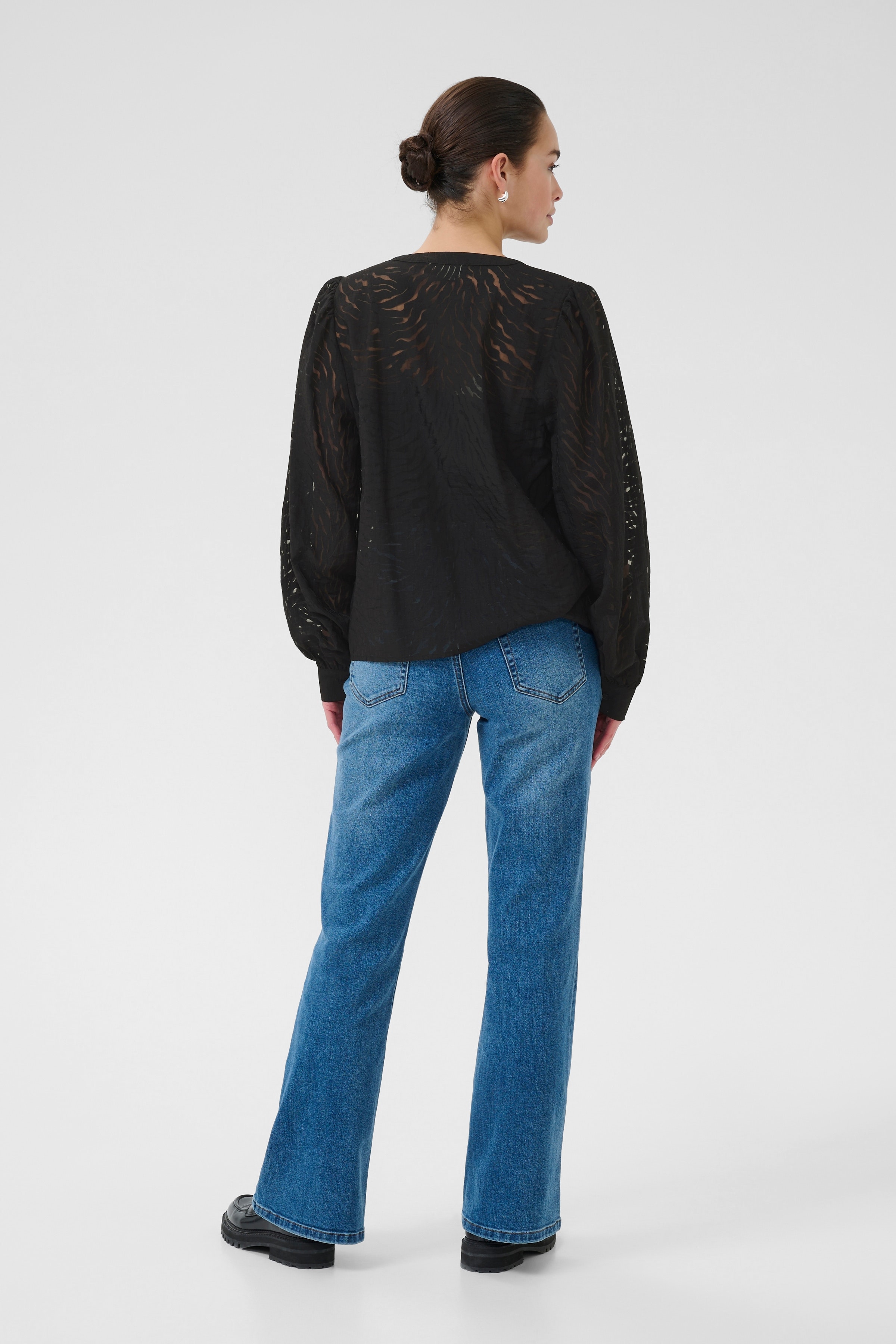 KAvivian Bluse LOOKBOOK BACK 10510622-100121
