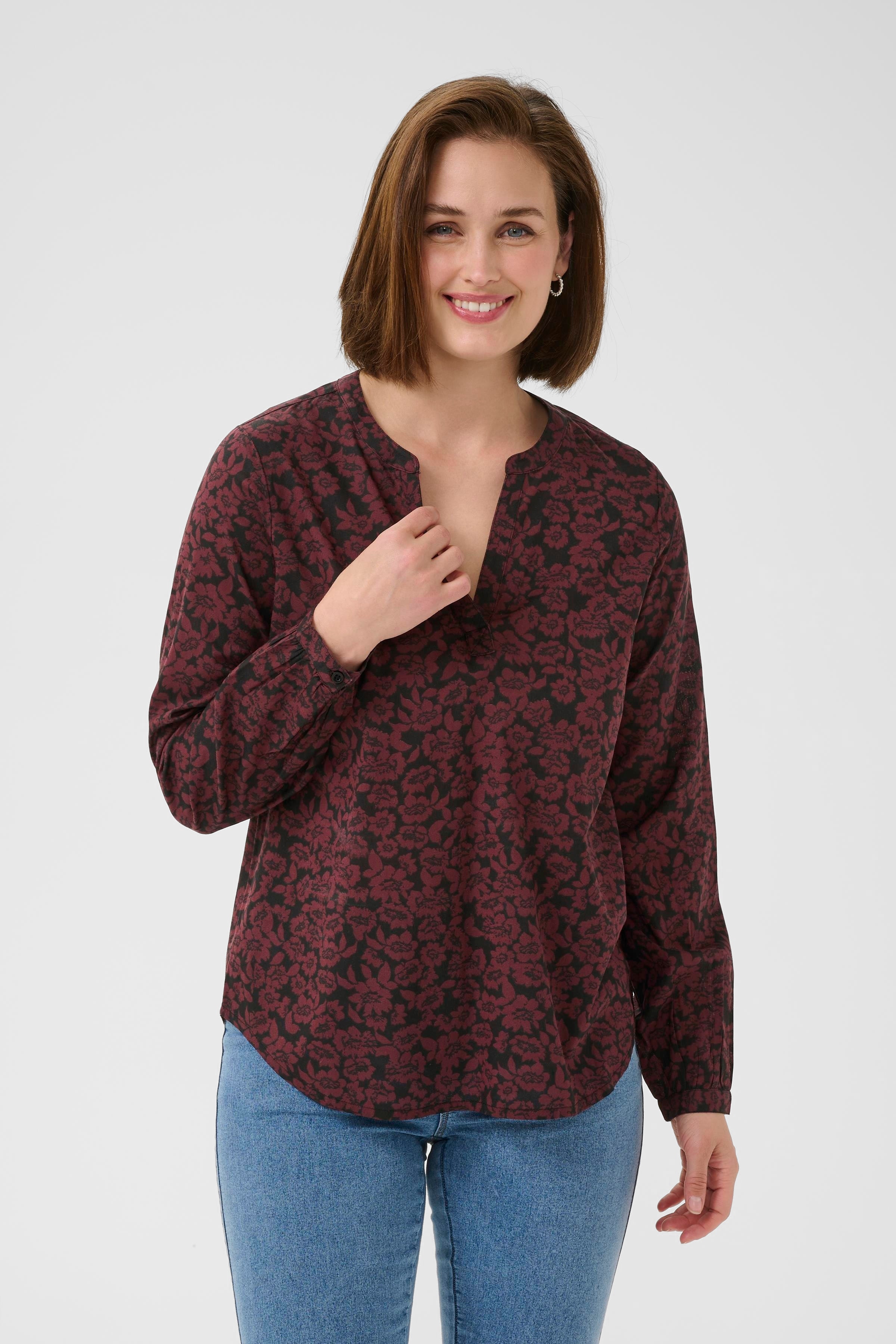 KAbeathe Blouse LOOKBOOK FRONT 10508895-107734