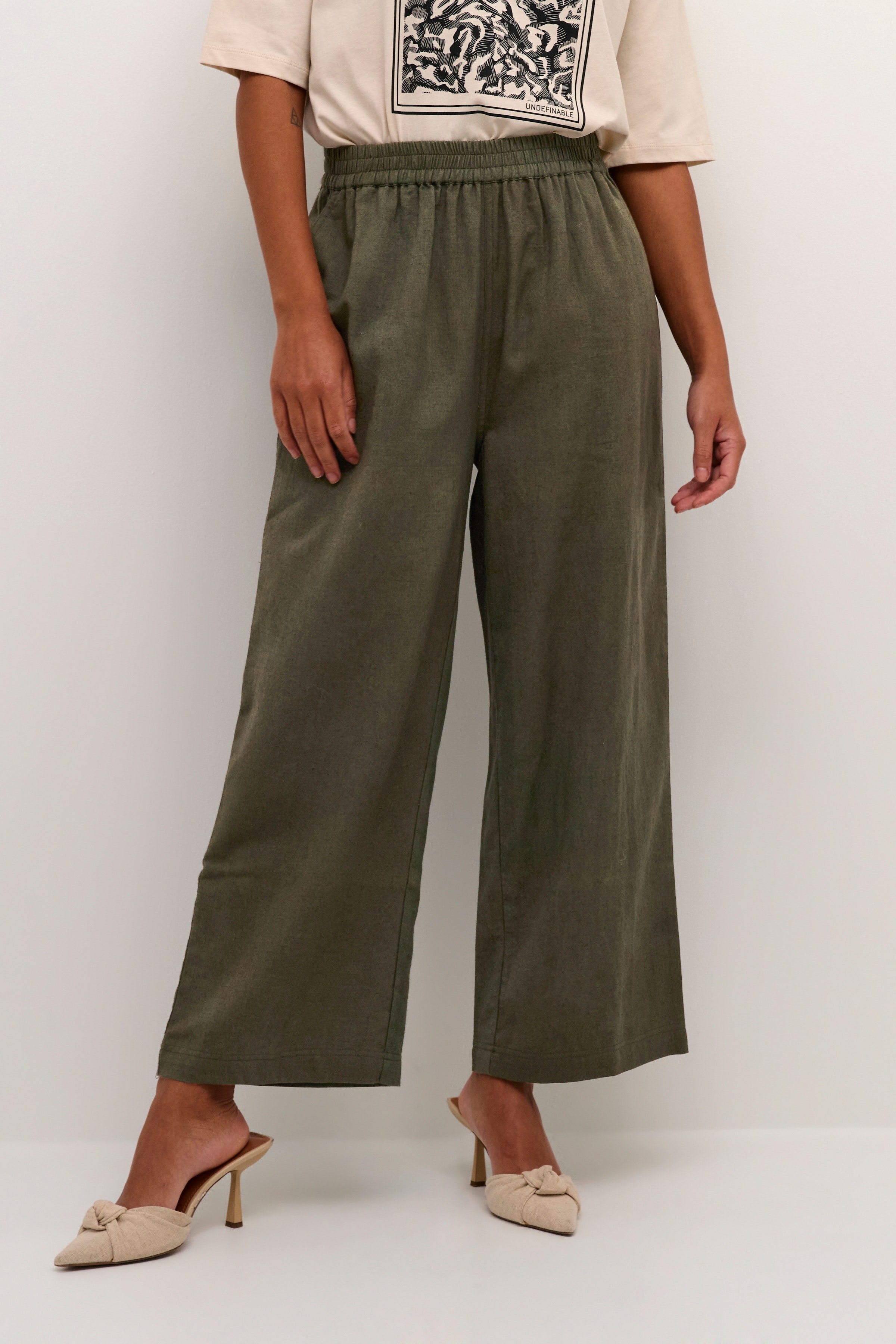 KAvigga Linen Trousers LOOKBOOK FRONT 10508815-190414