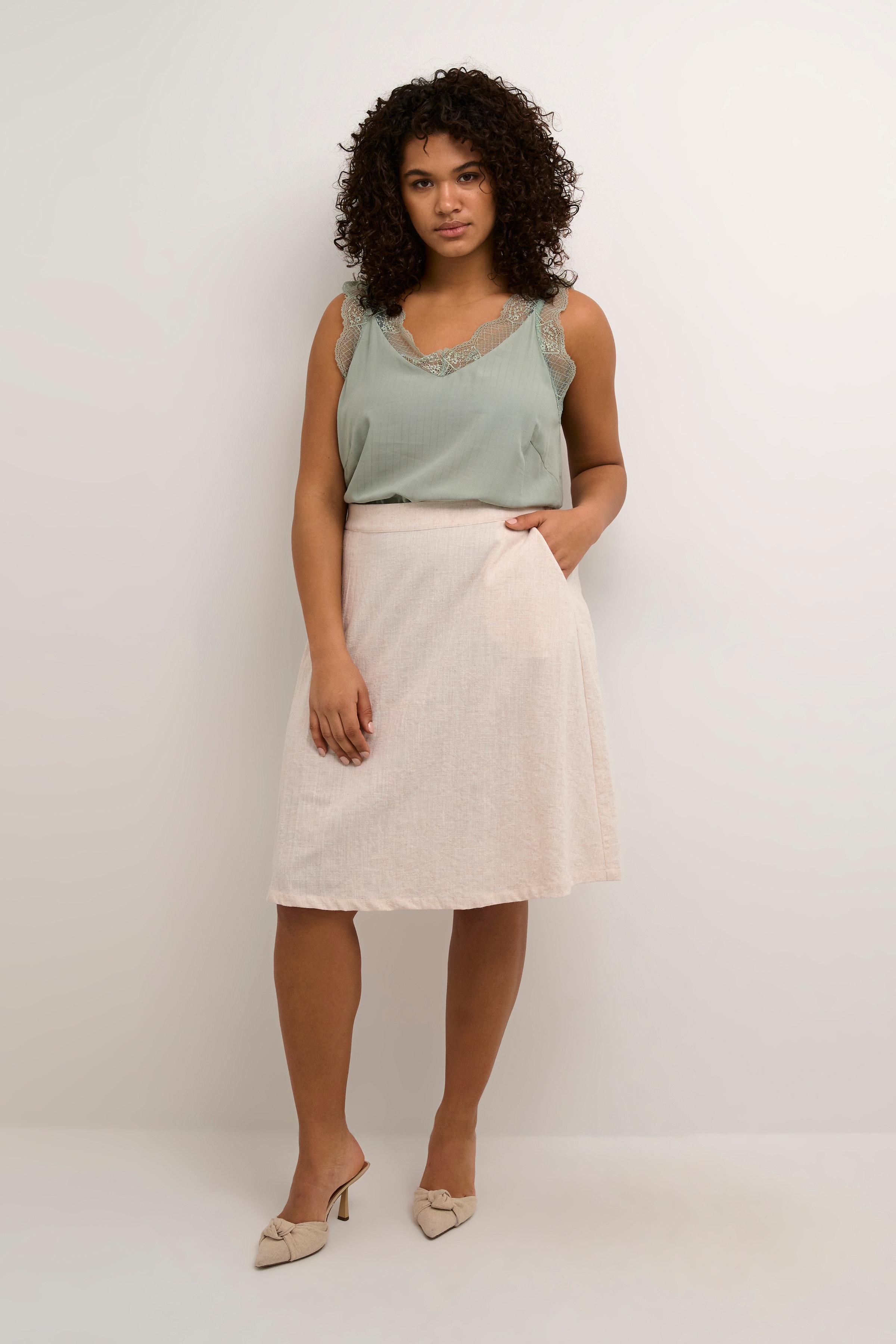 KCniella Skirt LOOKBOOK FRONT 10582304-1513051