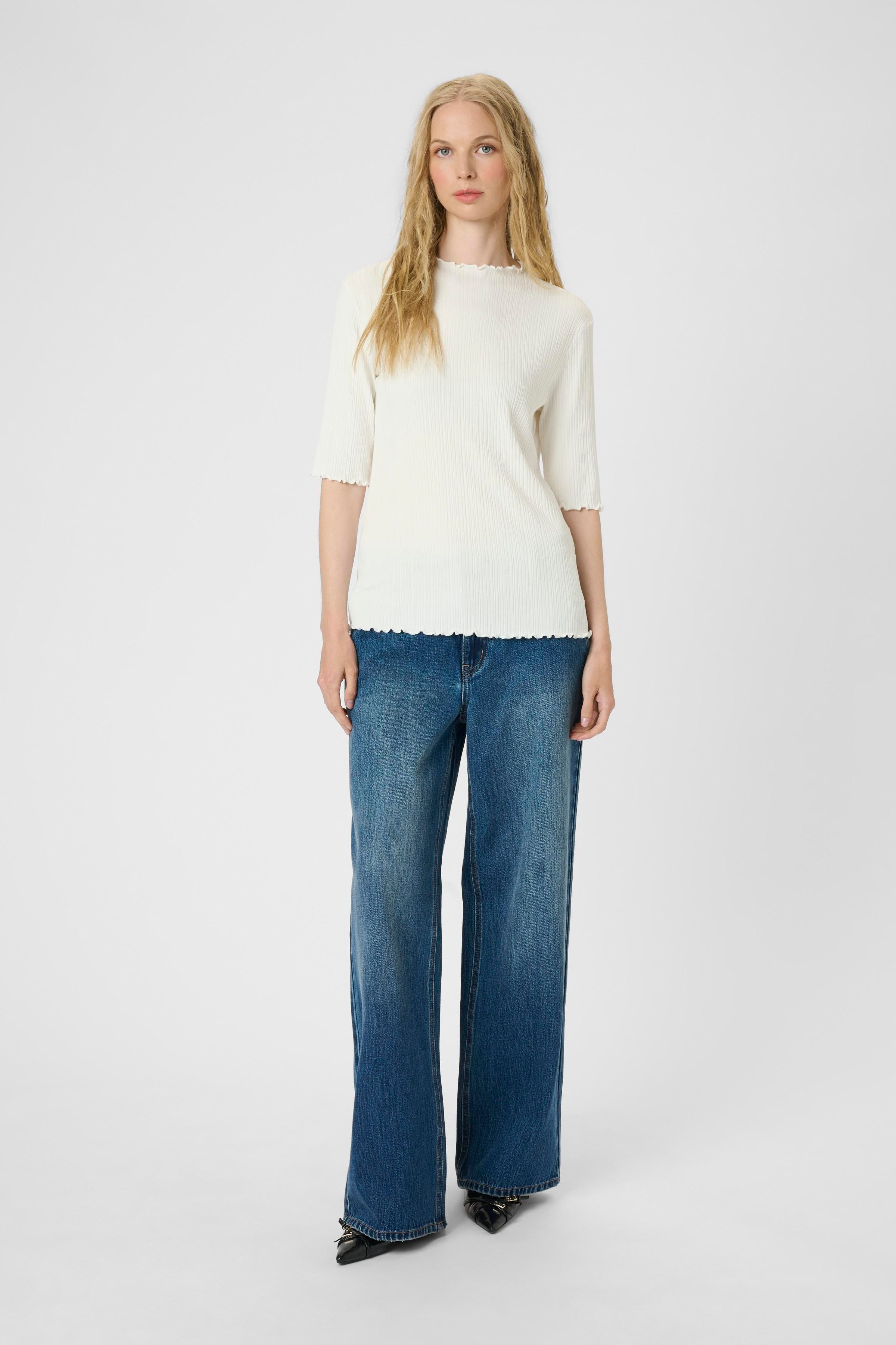 CandaceKB T-shirt LOOKBOOK FRONT 10103315-110103