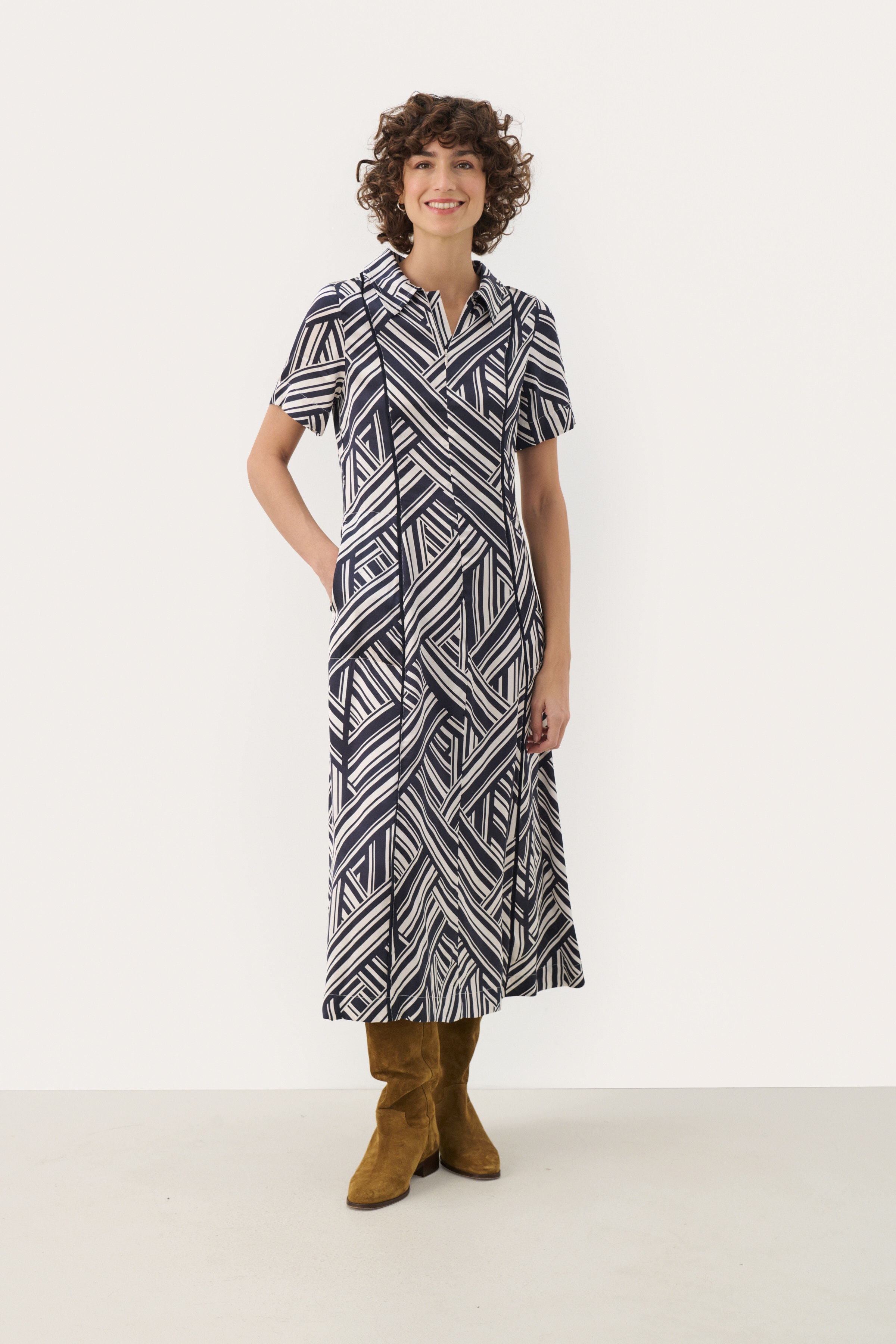 NukaPW Kleid LOOKBOOK FRONT 30309400-303572