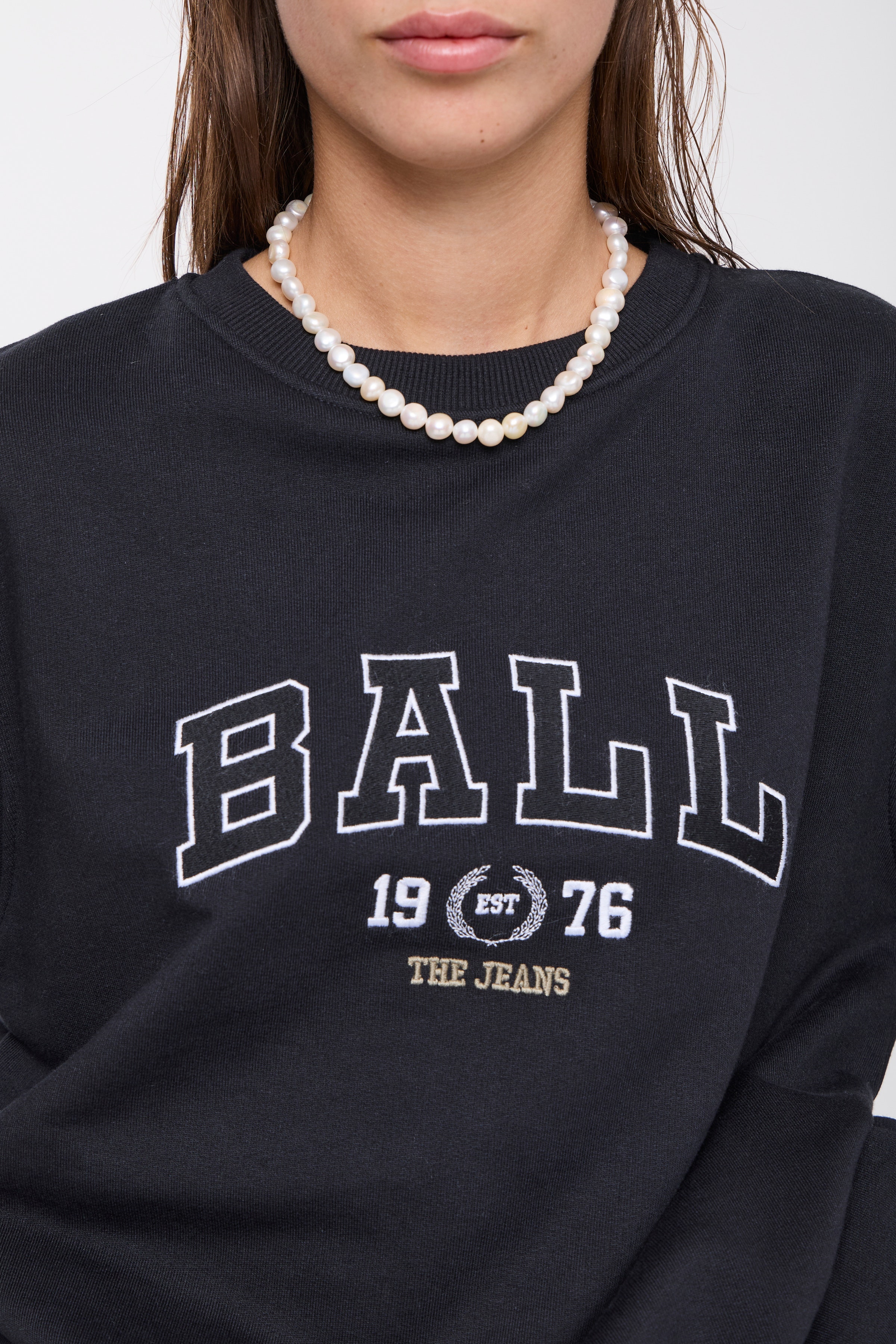 L. TAYLOR SWEATSHIRT LOOKBOOK DETAIL 50400052-193911