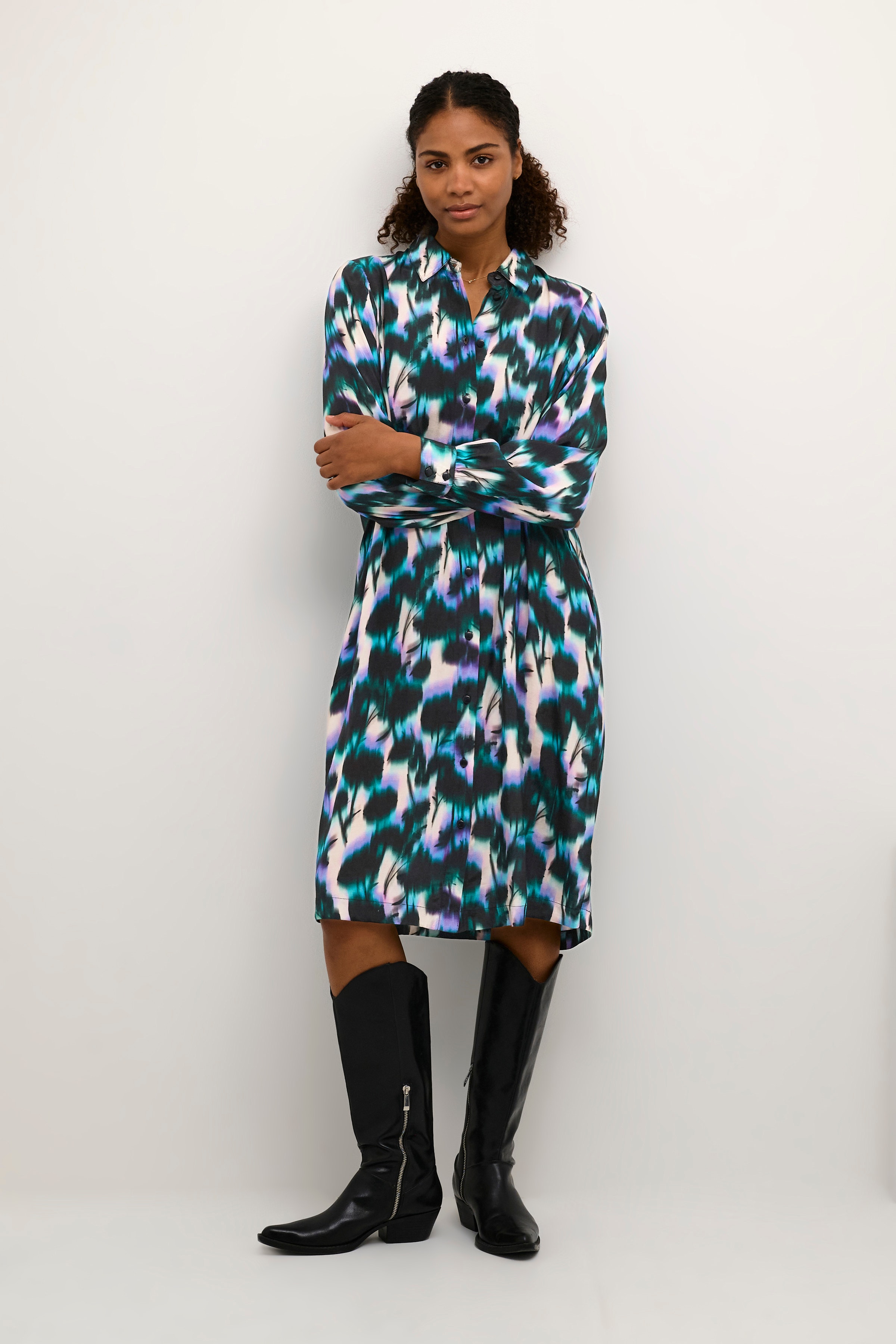 KAamilia Robe LOOKBOOK FRONT 10507802-104759