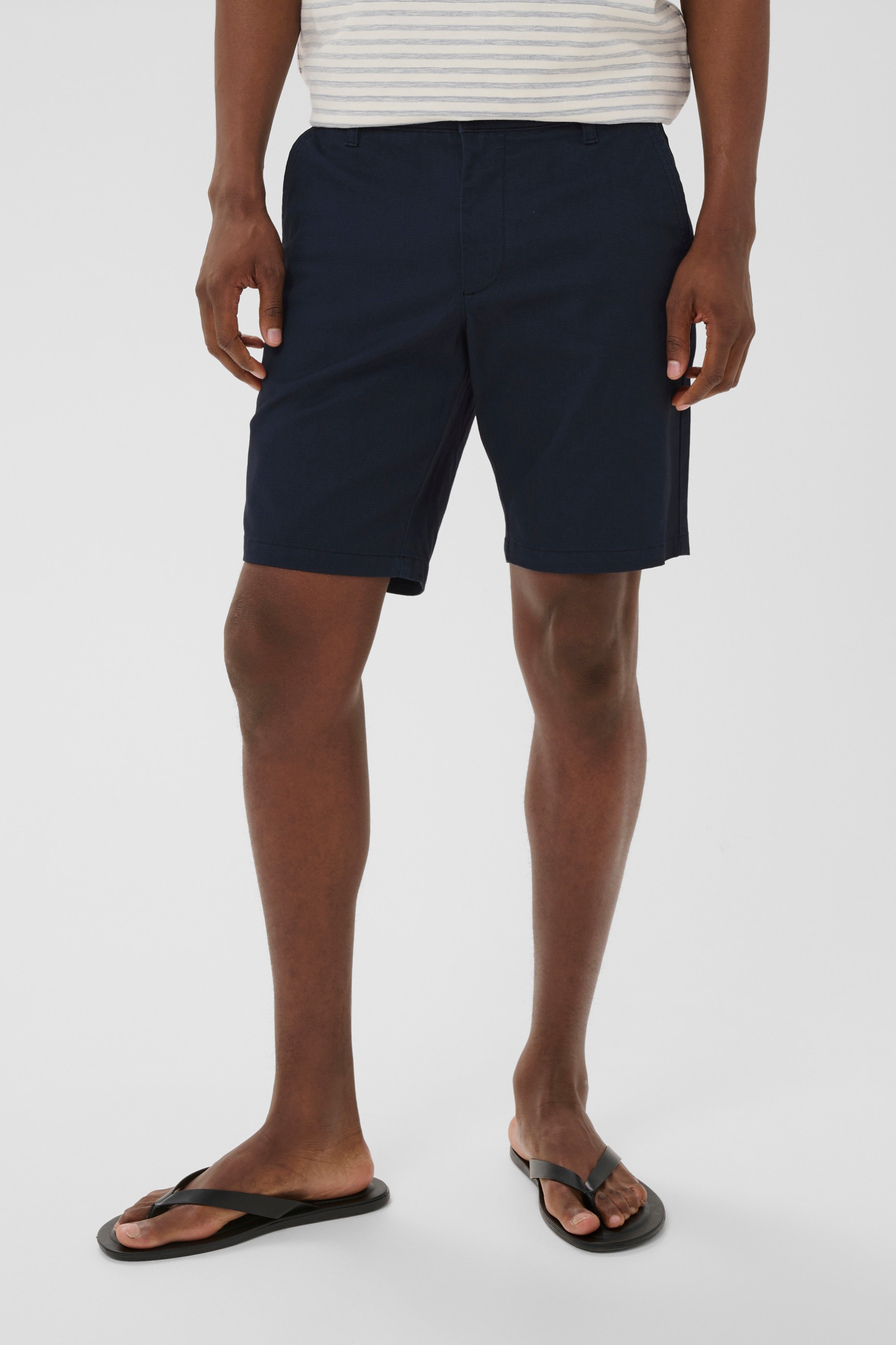 MAthomas Shorts LOOKBOOK FRONT 30207368-194011