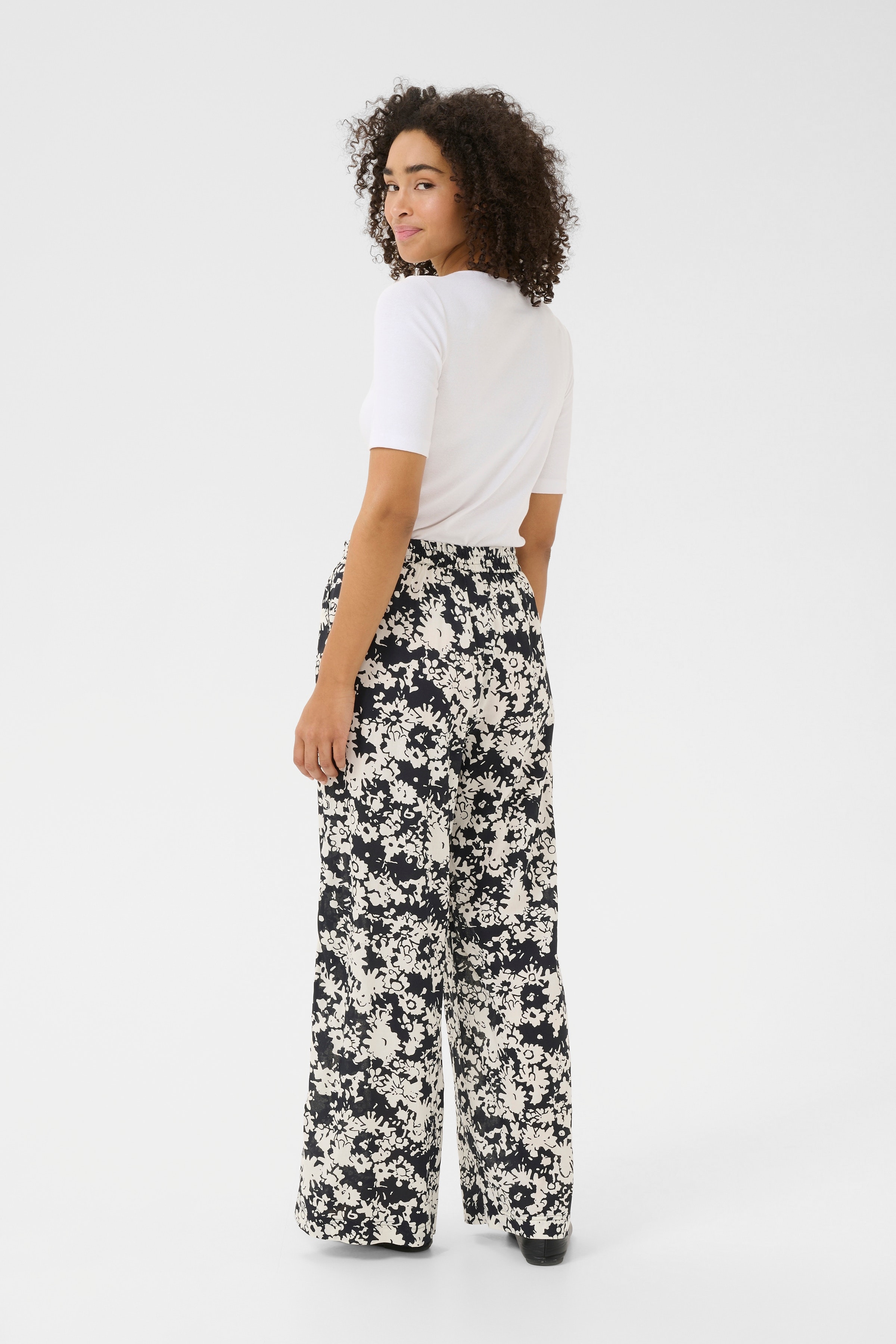 BPliah Bukser LOOKBOOK BACK 10590876-107507B