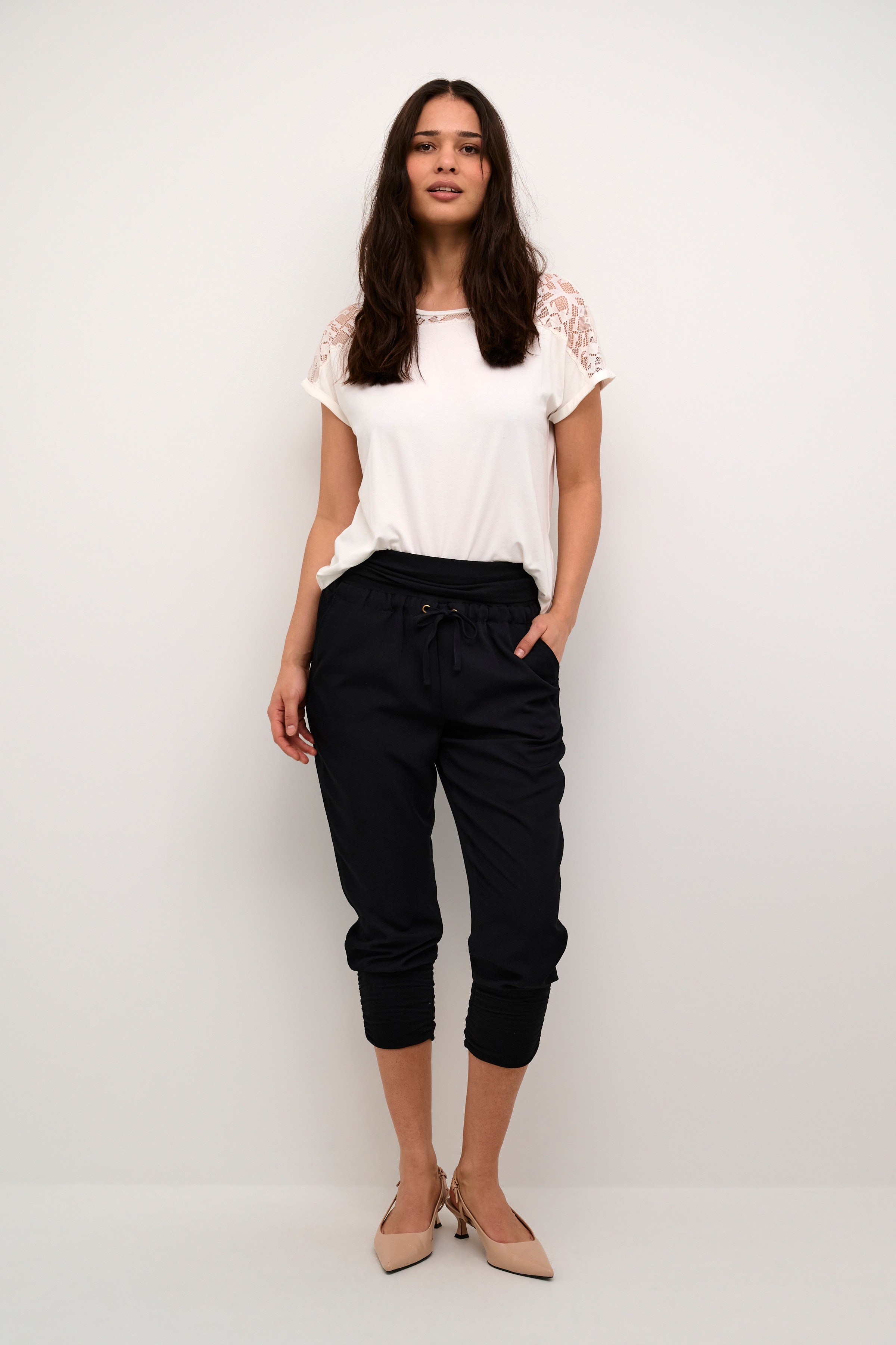 Line Trousers LOOKBOOK FRONT 10604697-100120