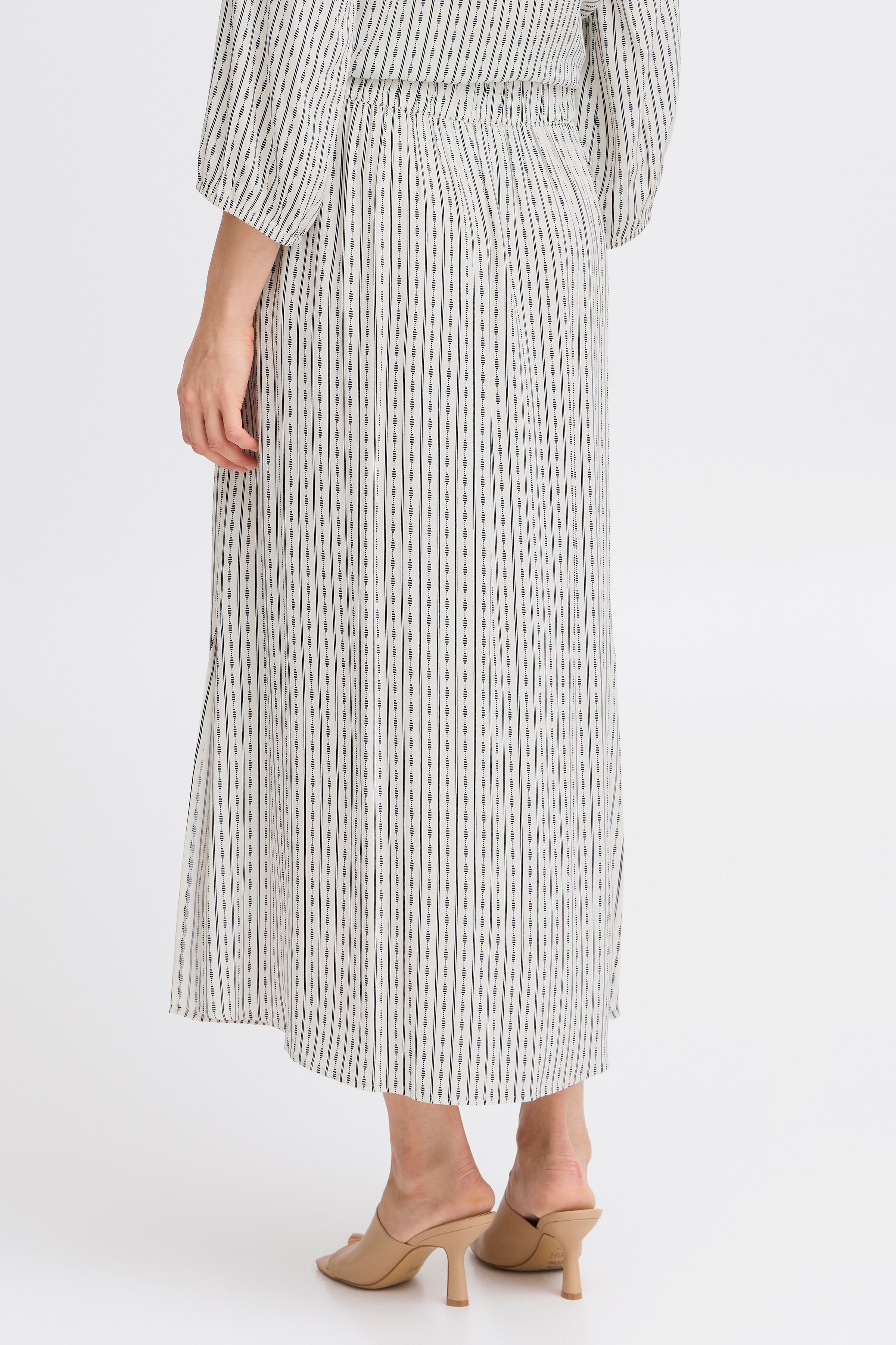 FRMERLE Skjørt LOOKBOOK FRONT 20615412-204456