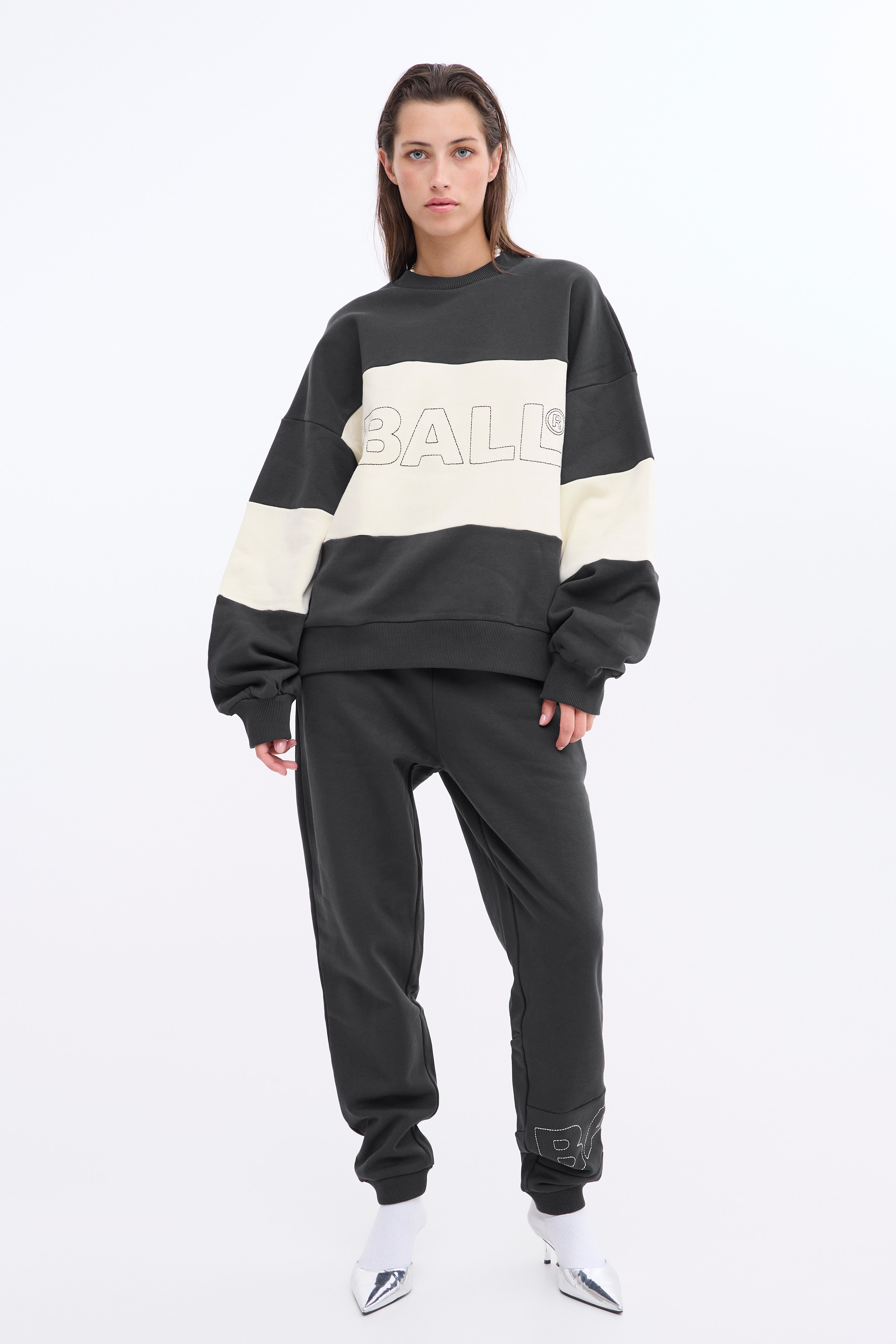 BALL SUMMER CHAIN CREW NECK LOOKBOOK FRONT 50405205-B1001