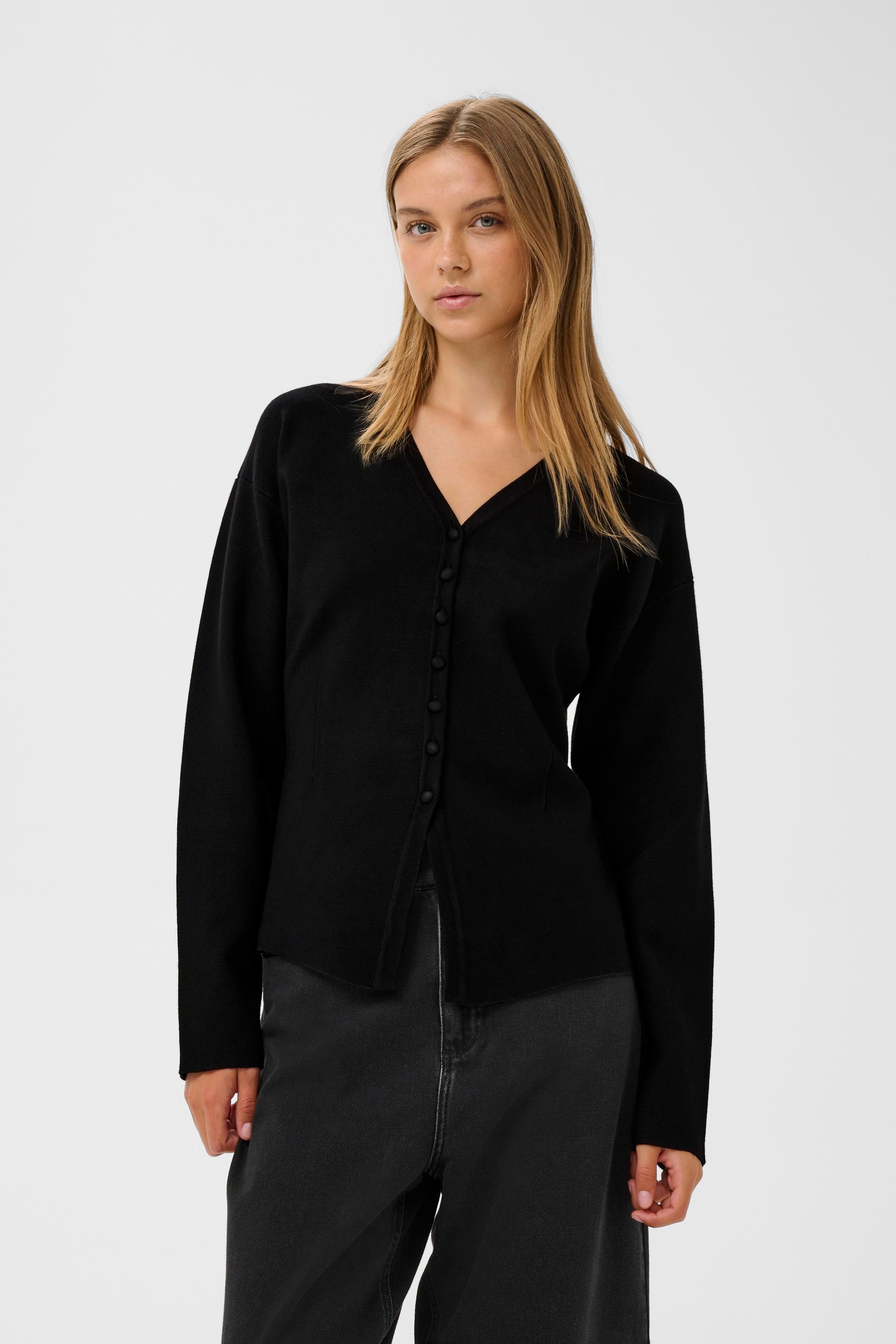 YenahIW Pullover LOOKBOOK FRONT 30111125-194008