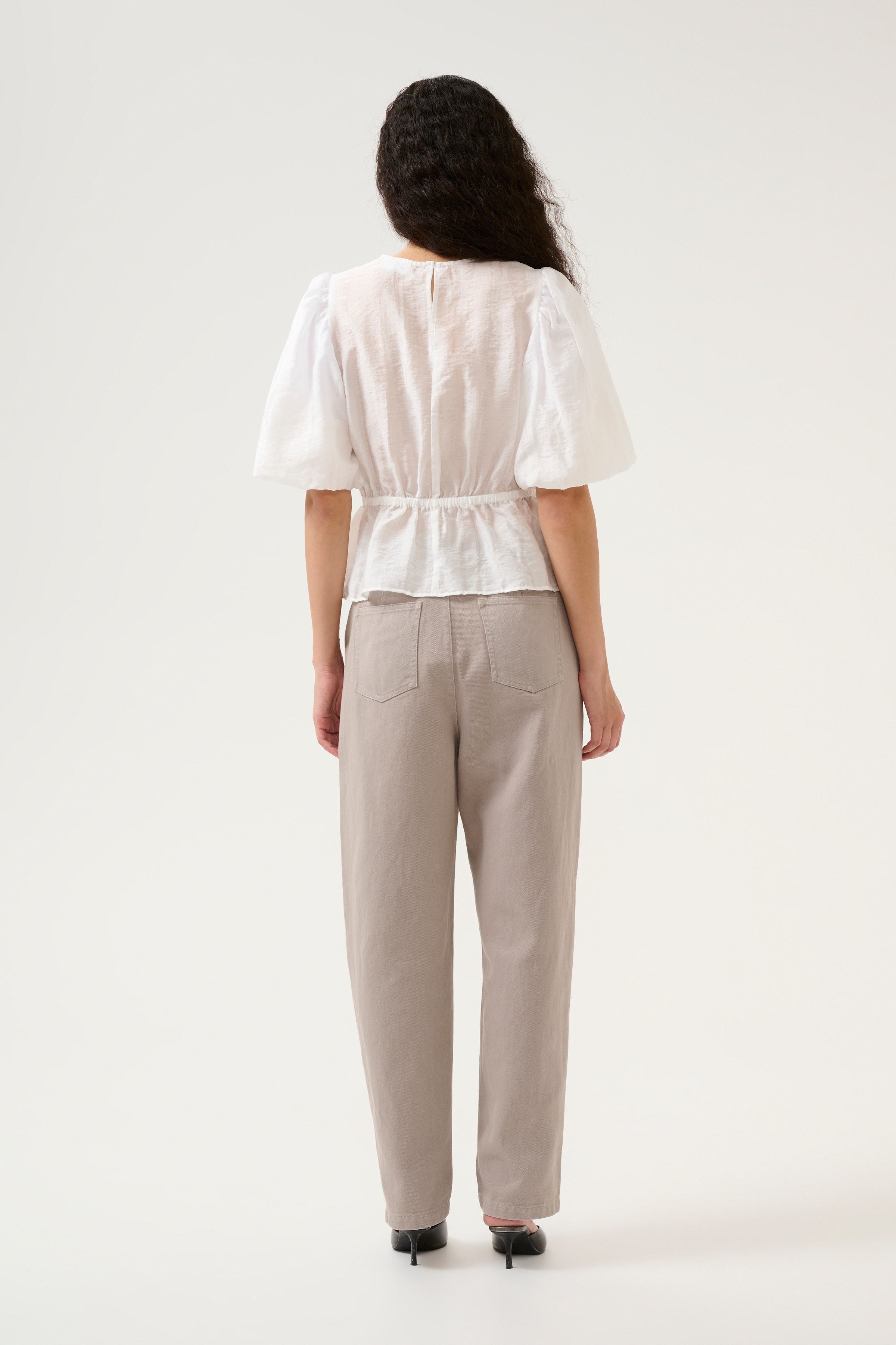 KBUmami Blouse LOOKBOOK BACK 10105401-110601