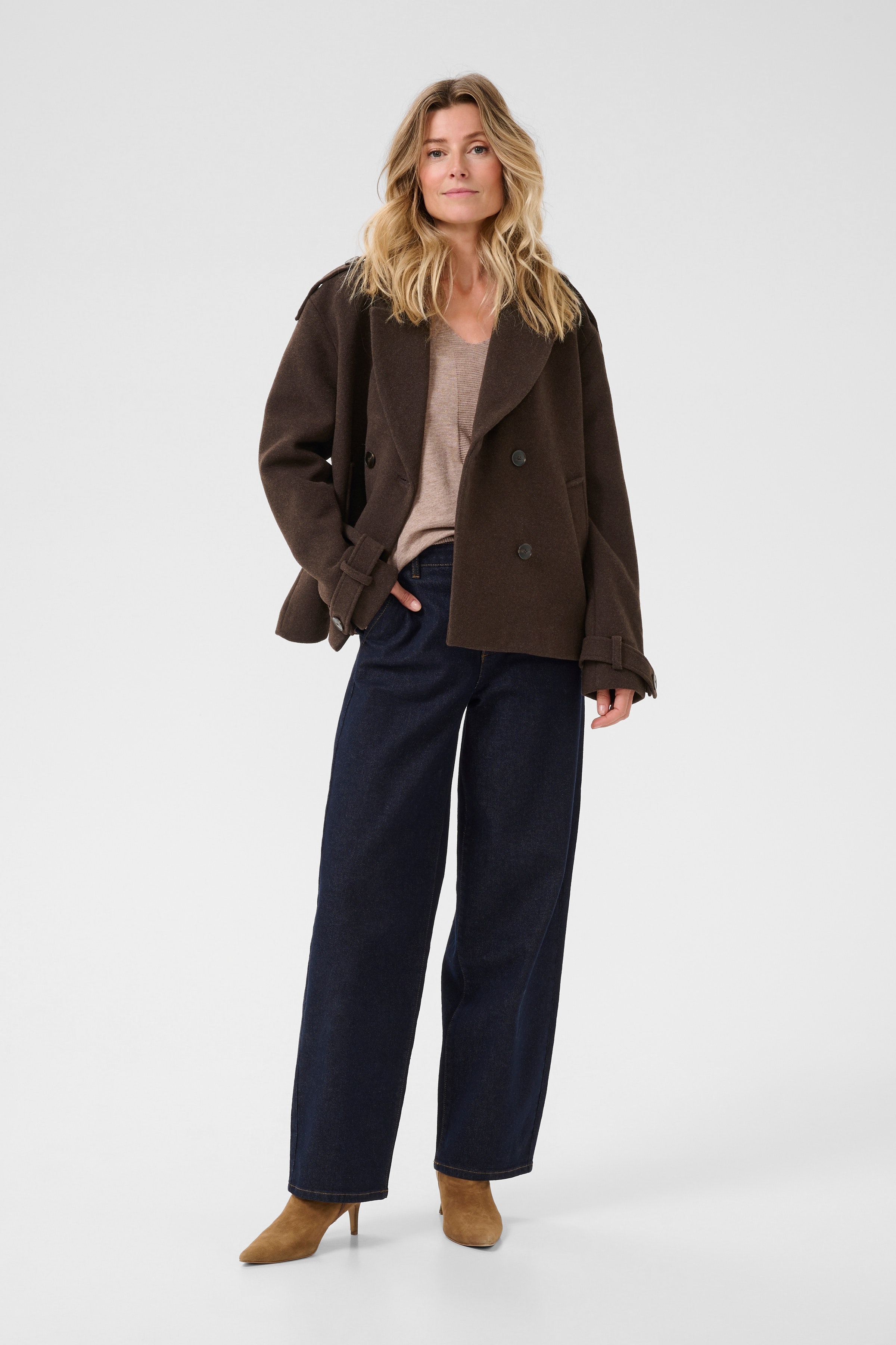 CRJamey Coat LOOKBOOK FRONT 10613919-191016