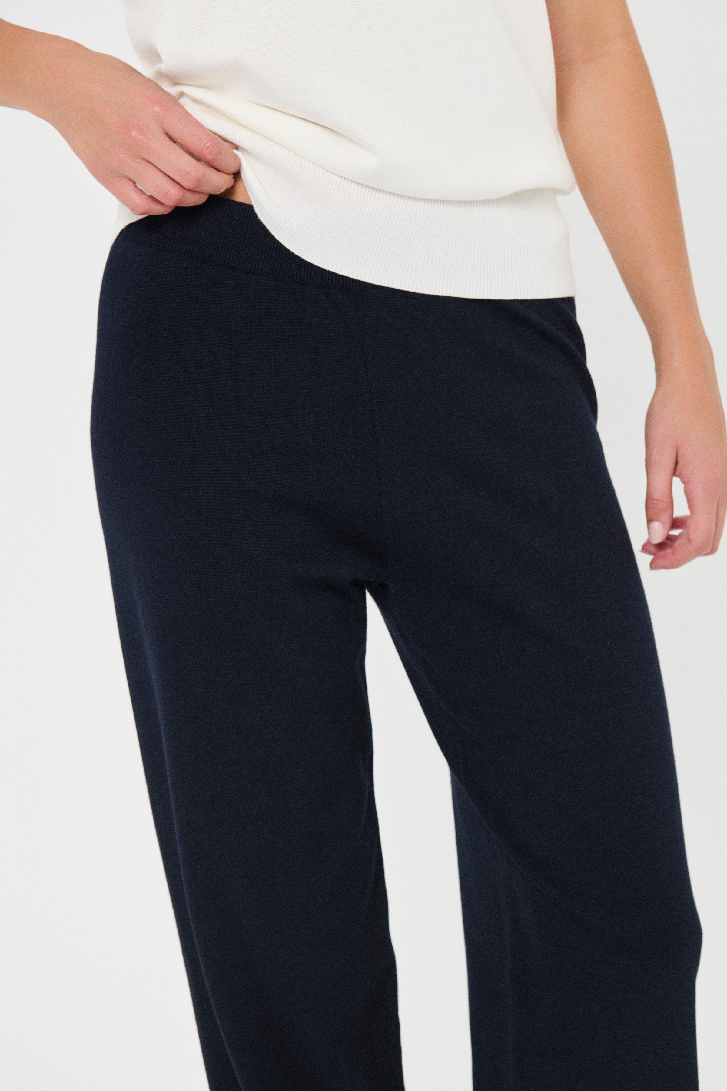 MilaSZ Trousers LOOKBOOK DETAIL 30511095-193924